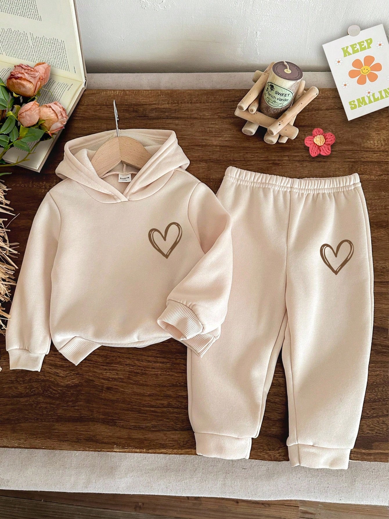 LMoss Kids 2pcs Baby Girl Casual Cute Leopard Print Heart Pattern Beige Soft Knit Loose Hooded Long Sleeve Sweatshirt And Pants Set, Suitable For Autumn/Winter