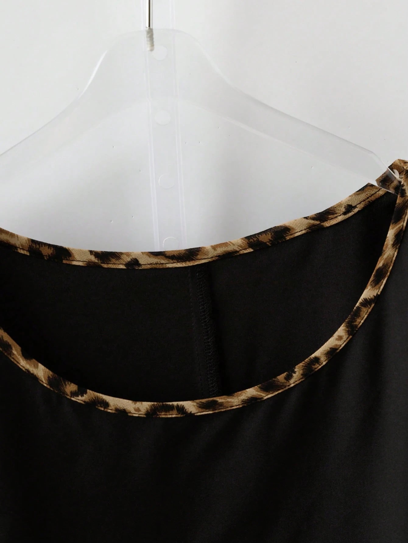 LUNE CURVE Plus-Size Leopard Print Ruffled Summer Top/Shirt- Women's Everyday Country-Casual Wear- Vintage-Style Color-Block Ruffled Blouse