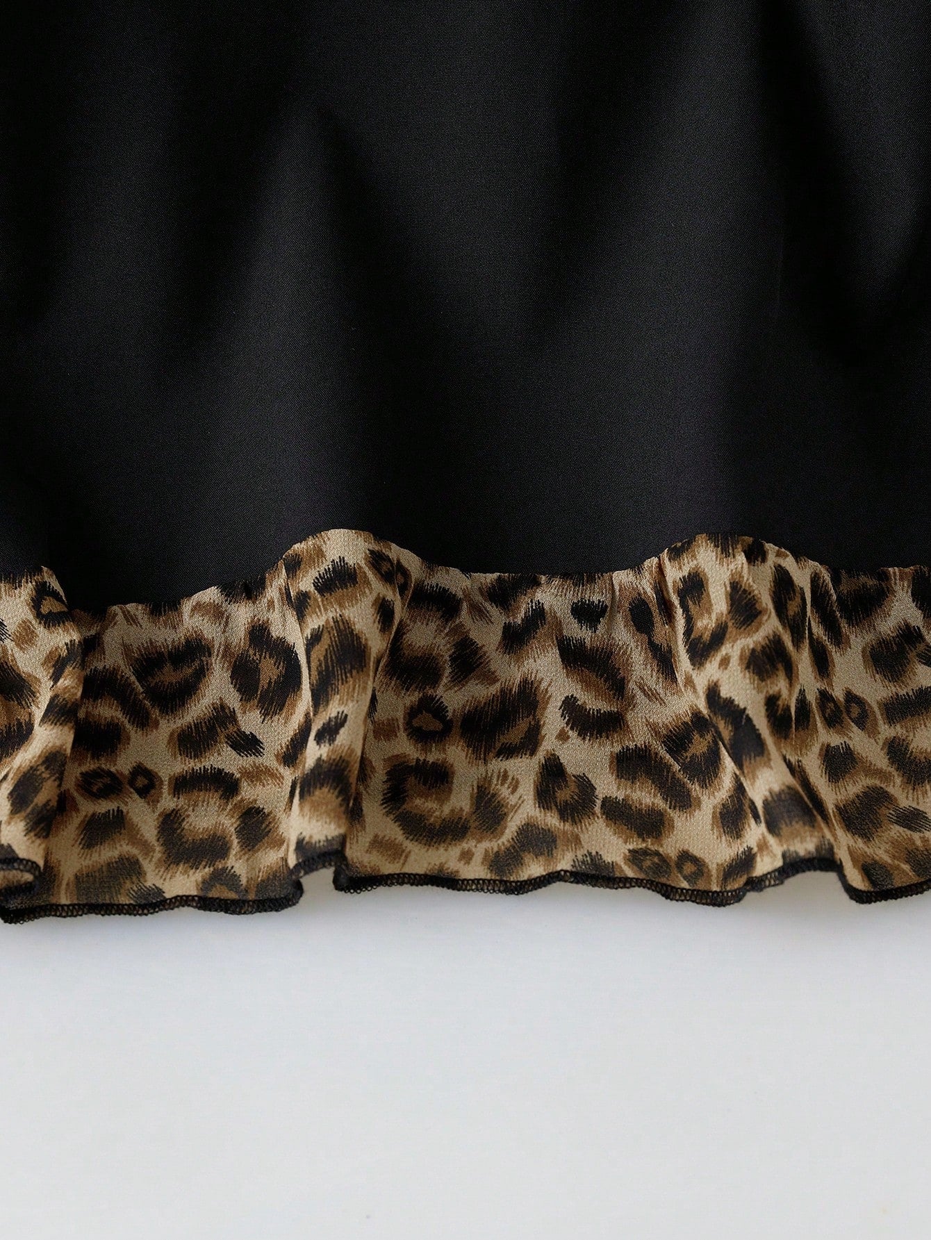 LUNE CURVE Plus-Size Leopard Print Ruffled Summer Top/Shirt- Women's Everyday Country-Casual Wear- Vintage-Style Color-Block Ruffled Blouse