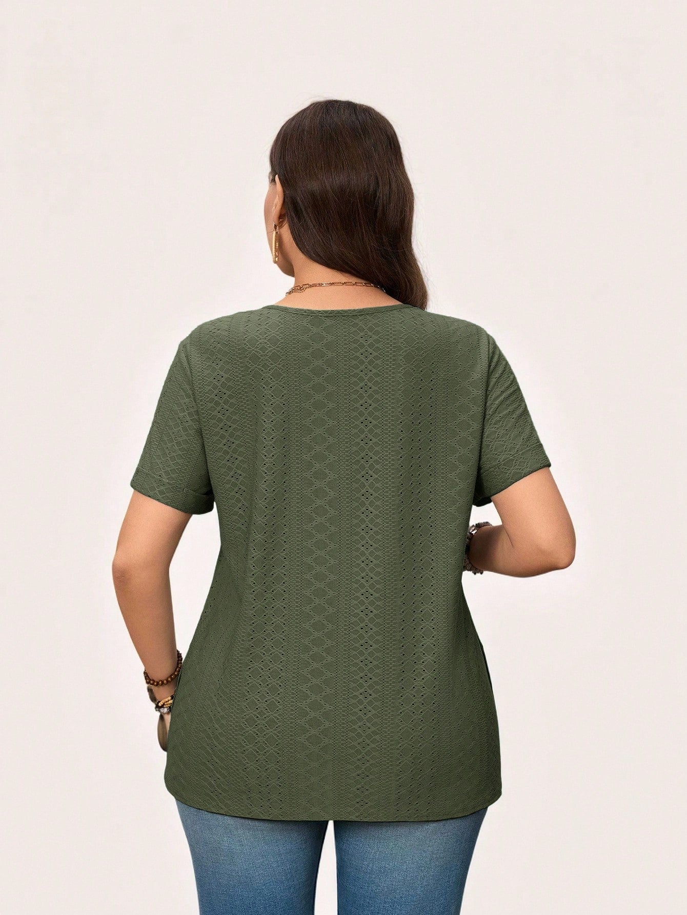 LUNE Plus Size Solid Color Round Neck Short Sleeve Casual T-Shirt