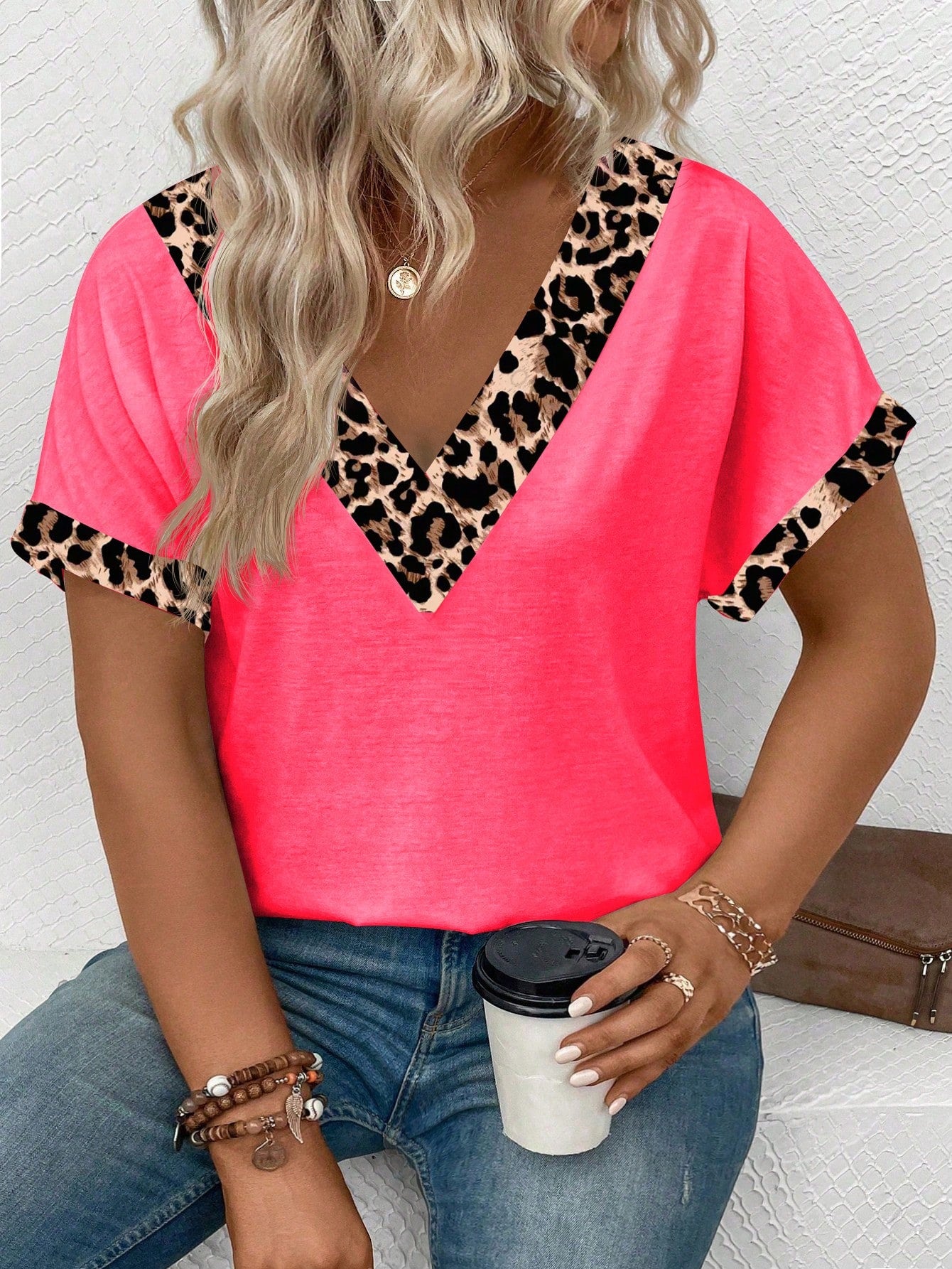 LUNE Women's Spring/Summer Casual V-Neck Short Sleeve Turnup Cuff, Curved Hem Leopard Print Plus Size T-Shirt
