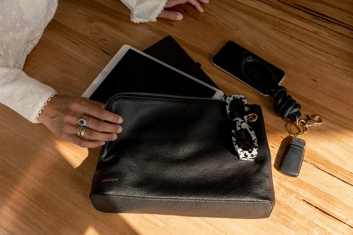 Luxe Grande Pouch