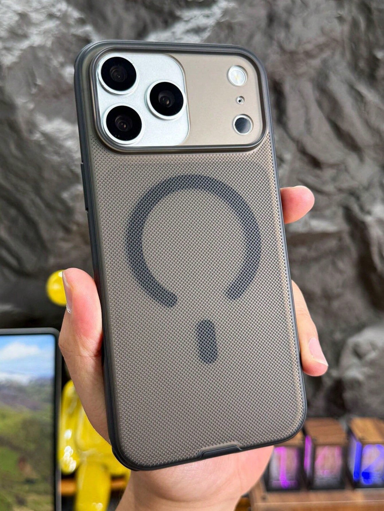 Luxury Original Dot Pattern Matte Protective Phone Case Compatible With IPhone 18ProMax 18Pro 17 Pro Max 17 Pro 16 Pro Max 16 Pro 15 Pro Max 15 Pro 14 Pro Max 14 Pro Matte Magnetic Slim Shockproof PC