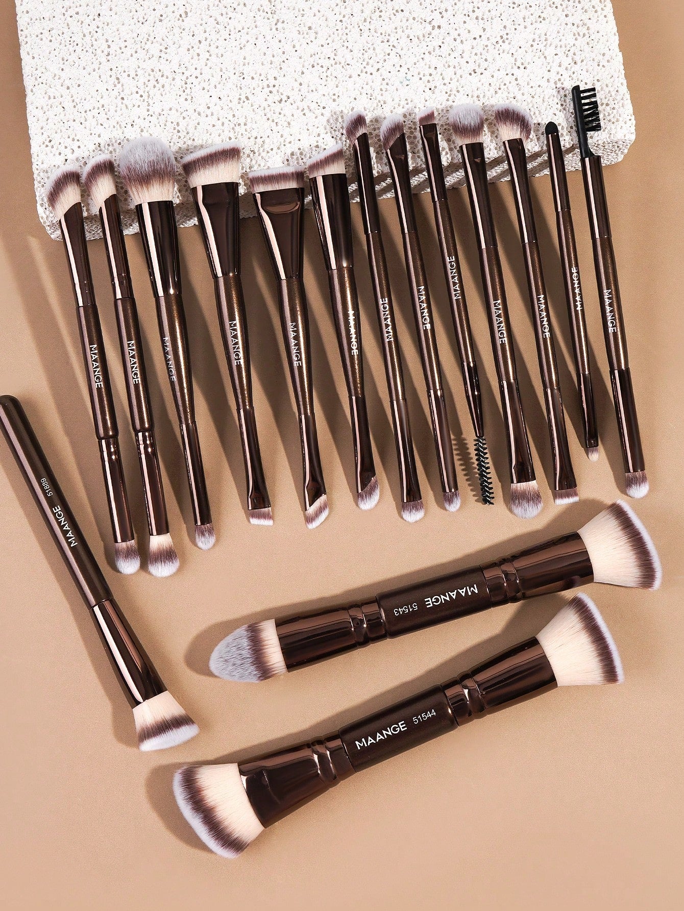 MAANGE 16/17/22/27/38pcs Makeup Brush Set, Includes Foundation Brush, Powder Brush, Highlighter Brush, Blush Brush, Concealer Brush, Contour Brush, Nose Brush, Eyeshadow Brush, Eyeliner Brush, Eyebrow