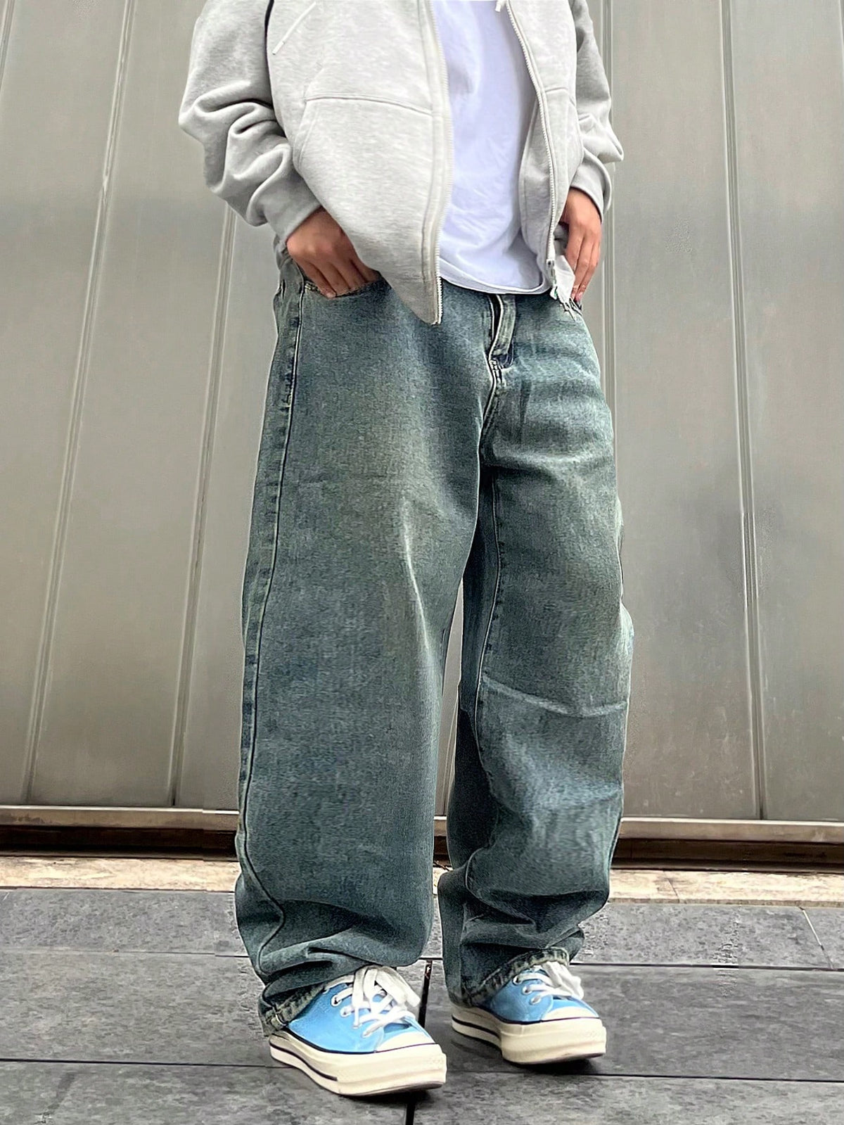 Manfinity Hypemode Plus Size Men's Light Blue Distressed Baggy Jeans,Solid Color Straight Leg Cargo Denim Pants With Pockets,Autumn Streetwear For Evening Commute,Emo