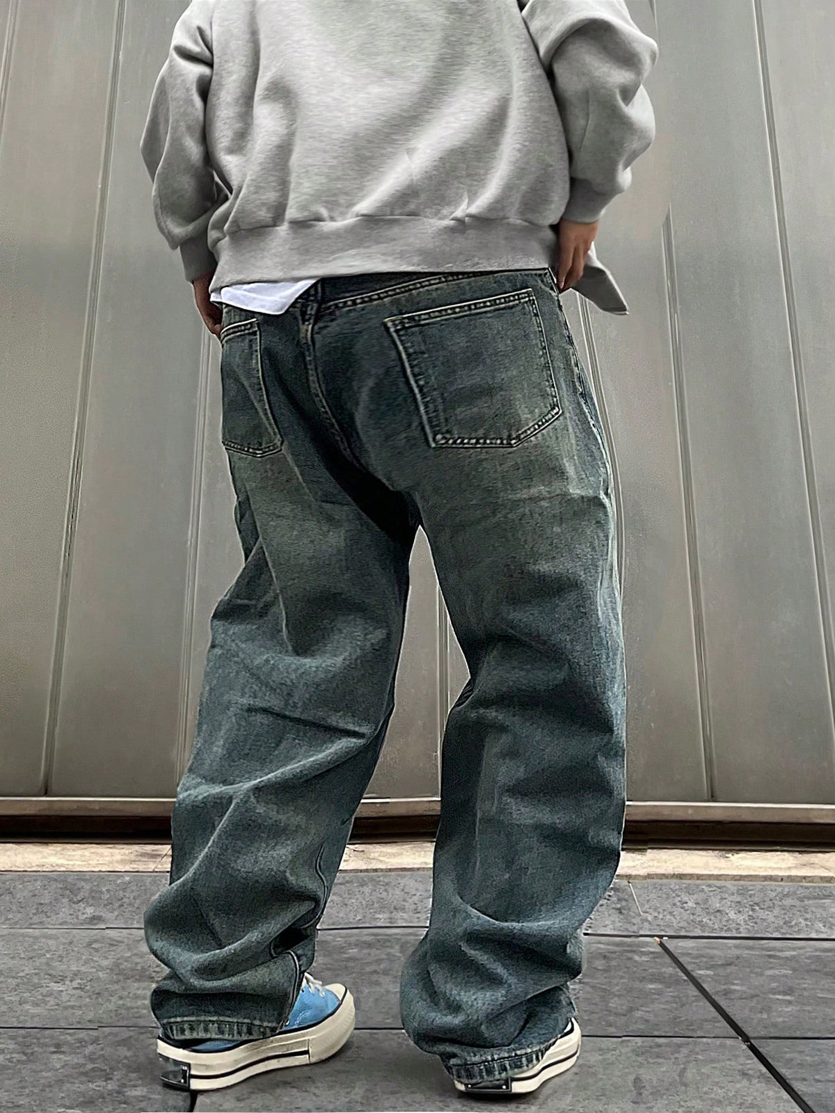 Manfinity Hypemode Plus Size Men's Light Blue Distressed Baggy Jeans,Solid Color Straight Leg Cargo Denim Pants With Pockets,Autumn Streetwear For Evening Commute,Emo