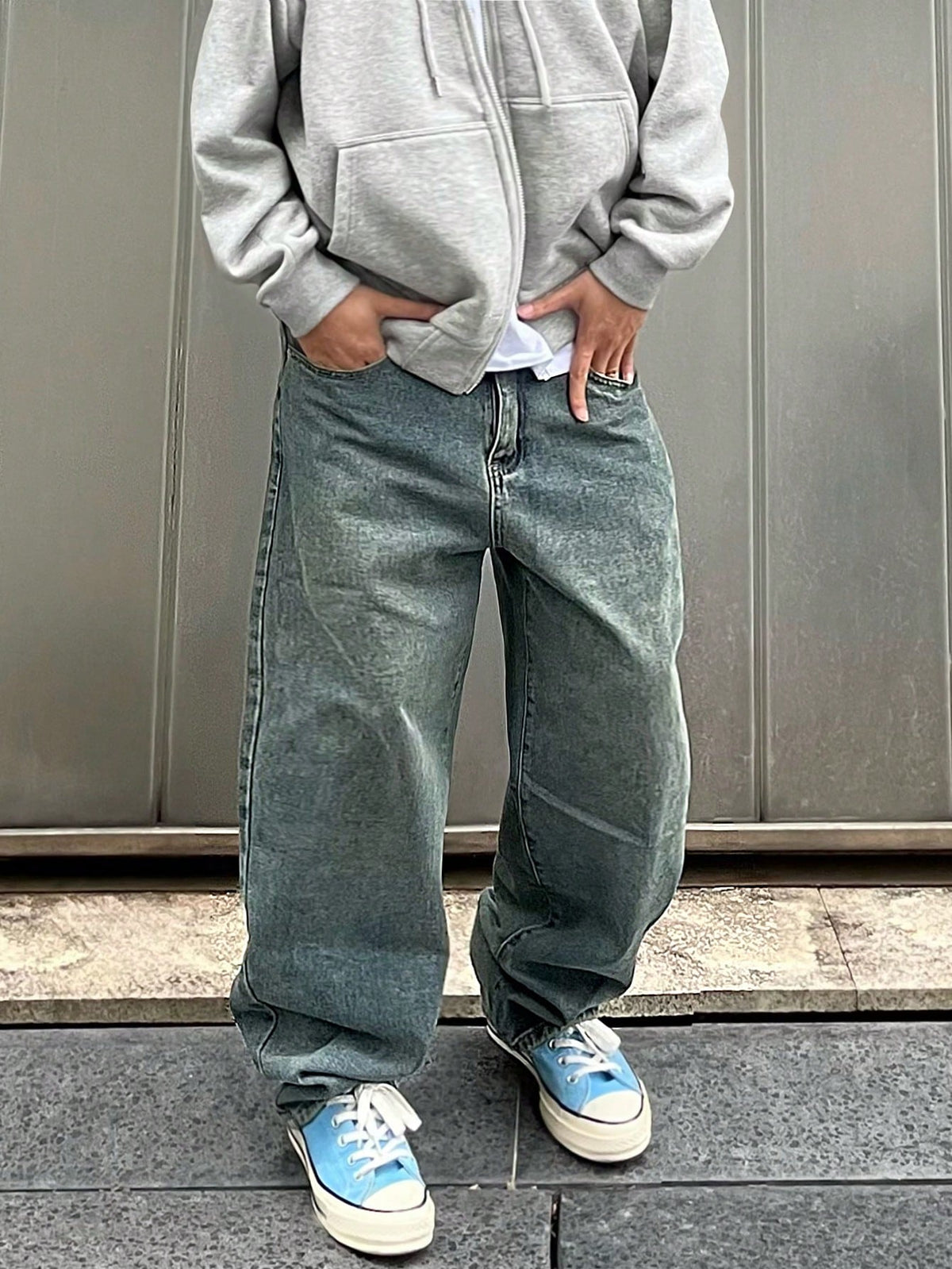 Manfinity Hypemode Plus Size Men's Light Blue Distressed Baggy Jeans,Solid Color Straight Leg Cargo Denim Pants With Pockets,Autumn Streetwear For Evening Commute,Emo