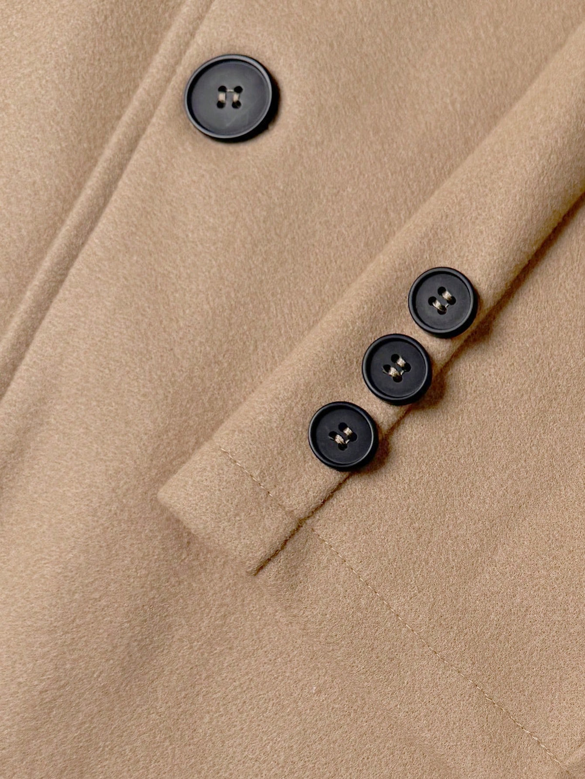 Manfinity Mode Men's Minimalist Button Long Sleeve Overcoat, Fashionable And Versatile