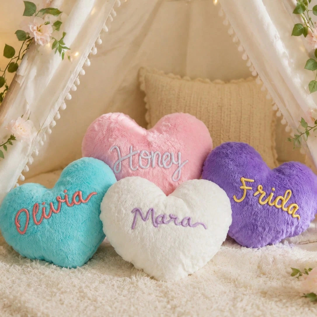 MerexSync Personalized Heart-Shaped Pillow, Custom Name Design, Sweet Gift For Girls, Custom Name Pajama Party Cushion, Charming Pajama Party Gift And Room Decor, Room Decor, Bedroom Decor, Personaliz