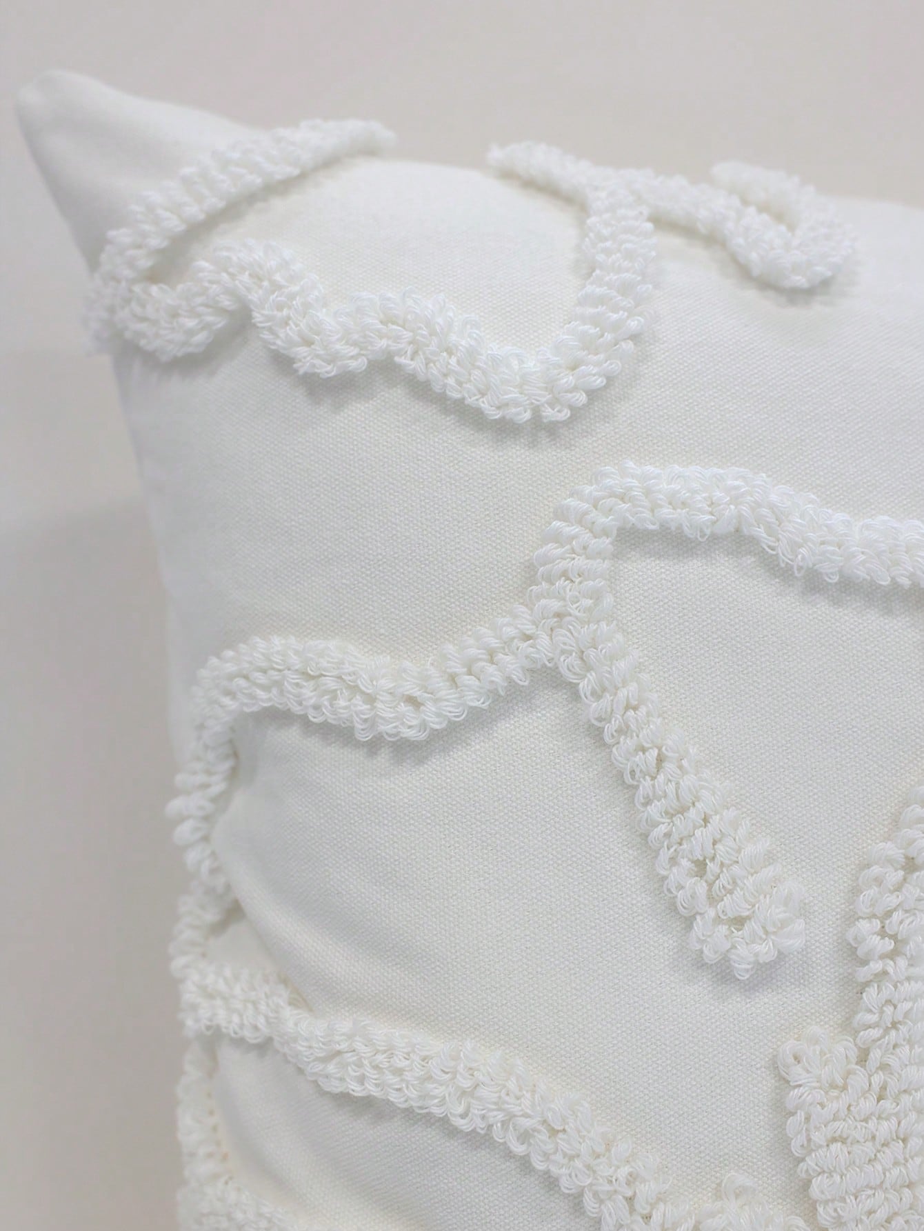 Modern Natural Style Tufted Pillow Cover 18*18 Inches, Abstract Plant Vine 3D Textured Cushion Cover, White Off-White Minimalist Decorative Pillow Cover, Suitable For Sofa, Living Room, Bedroom, Wabi