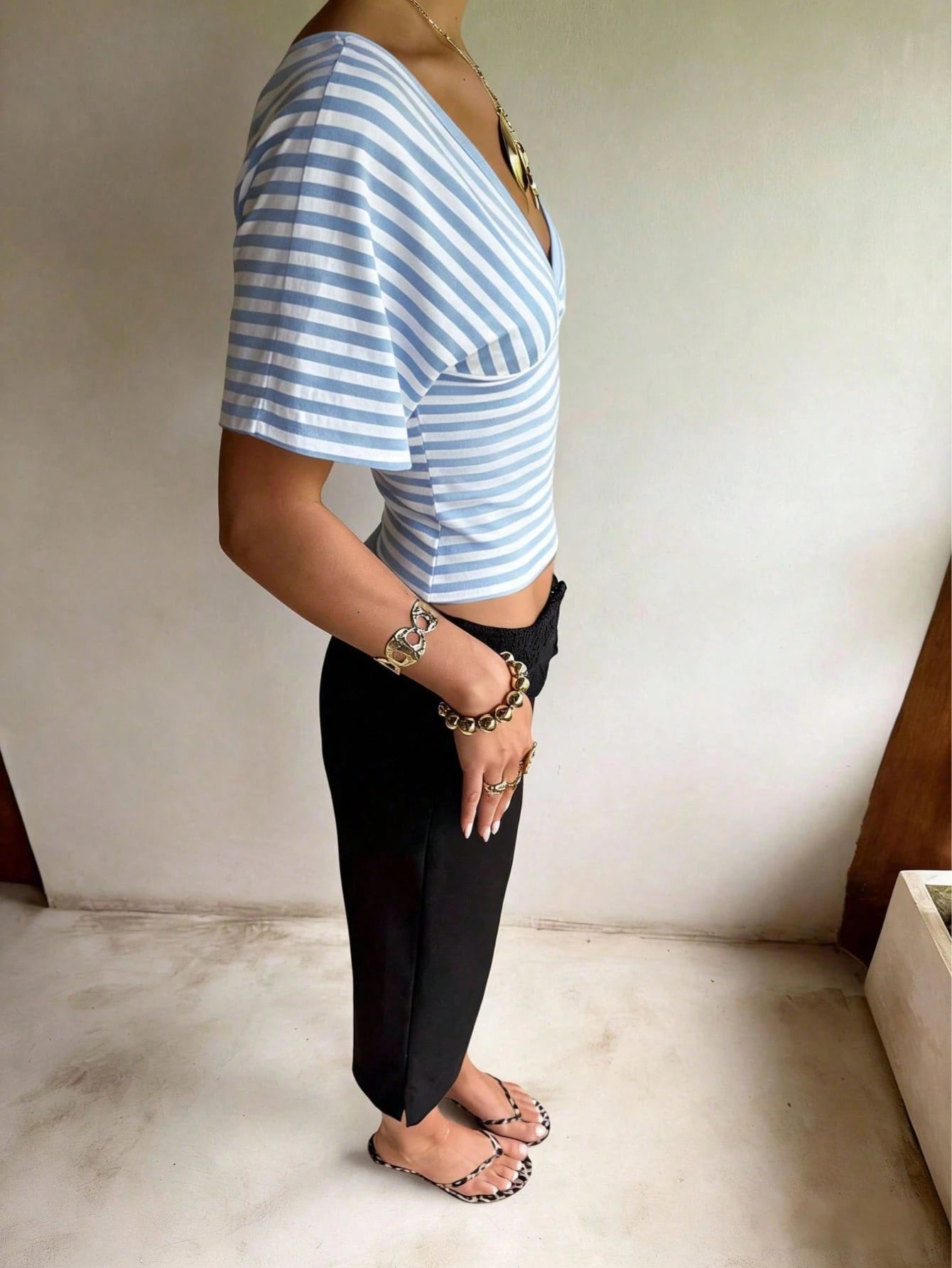 New Arrival Fashion Striped V-Neck T-Shirt, Contrast Color Striped Knit Fabric, Casual Tee For Spring/Summer, Preppy Style