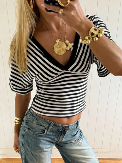 New Arrival Fashion Striped V-Neck T-Shirt, Contrast Color Striped Knit Fabric, Casual Tee For Spring/Summer, Preppy Style