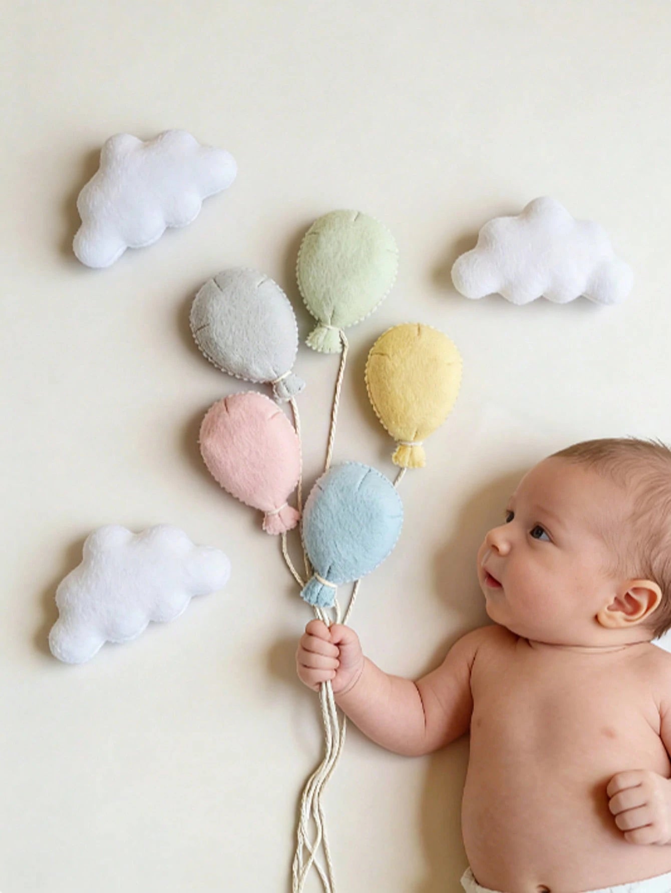 Newborn Photography Props INS Style Felt Balloon Cloud Set Baby Full Month 100 Days Photo Decoration Almond Cookie Colorful Kids Room Decor