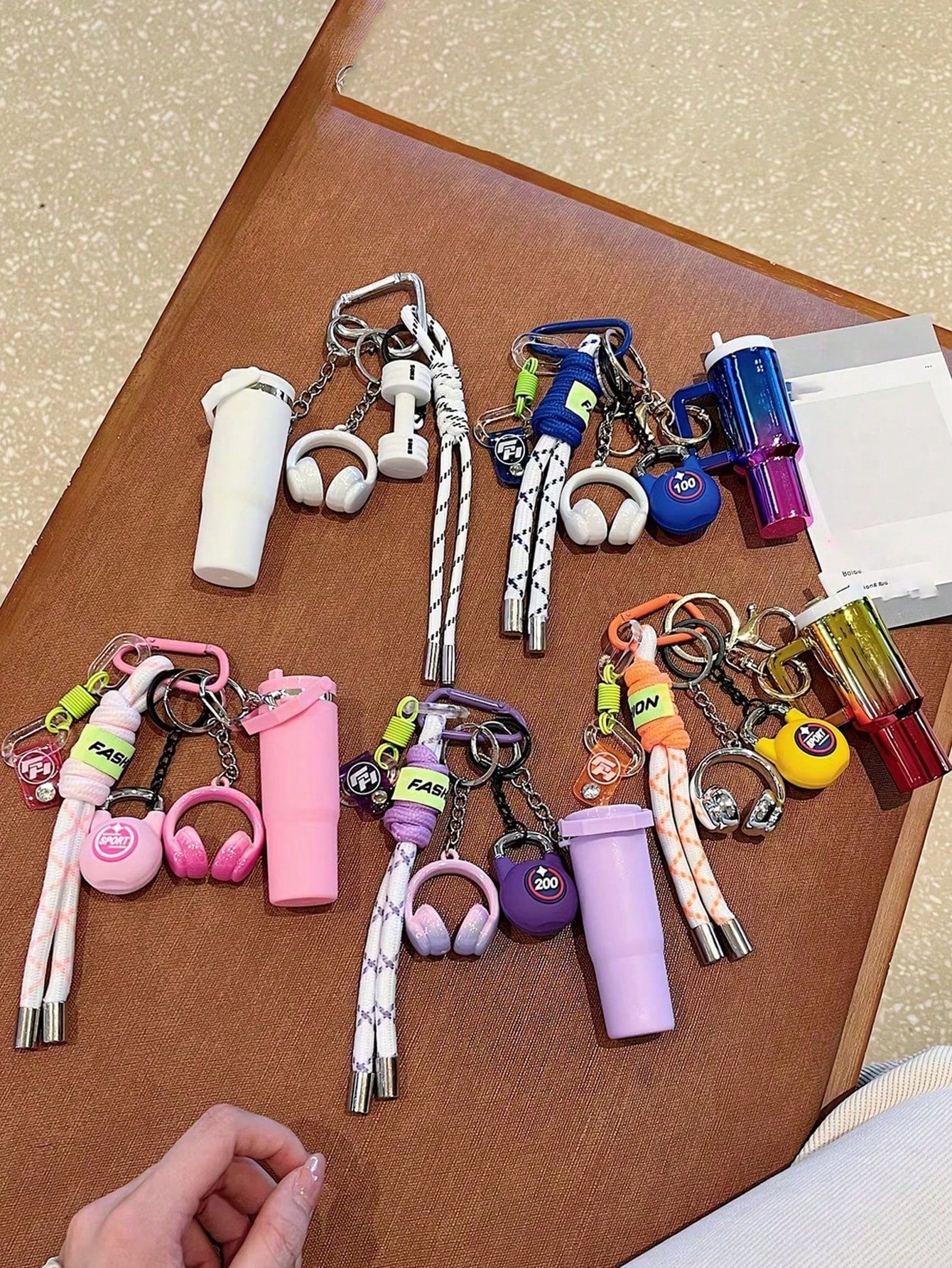 [Original Handmade] Mini Water Bottle Keychain, Braided Rope Keychain/Wrist Accessory, 3D Earphone Accessory, Car Key Anti-Loss Chain, Exquisite Girls Earphone Decoration, Women's Summer Charm Bag Pen