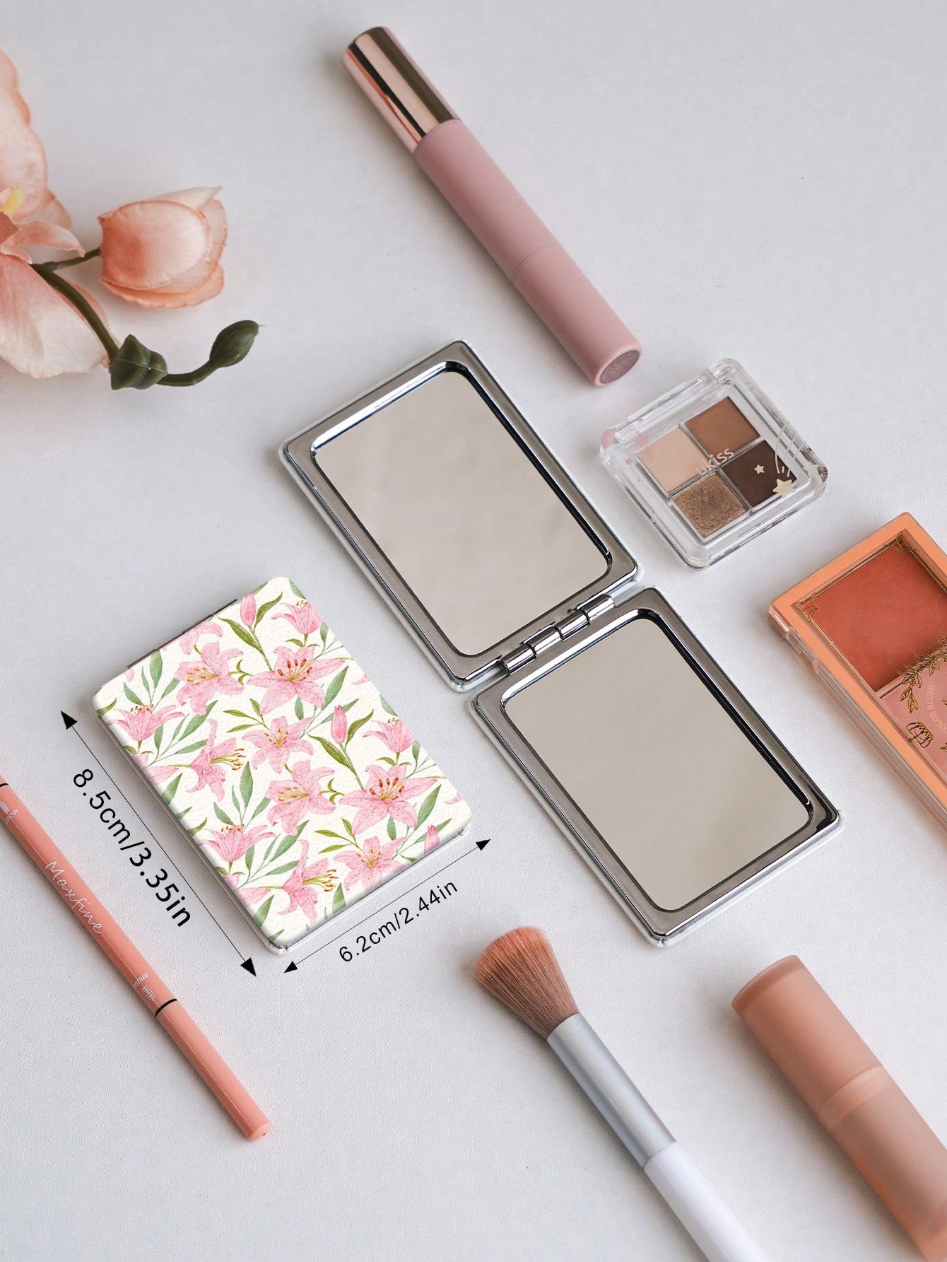 Pastoral Series Portable Vanity Mirror, Foldable Lightweight Ultra-Thin Convenient Hand Mirror, Durable PU Leather, Multi-Scenario All-Audience Foldable Square Pocket Mirror, Lily Rose And Monthly Flo