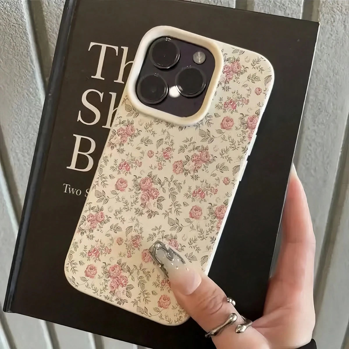 Pink White Minimalist Leather Floral Element Fashion 1pc Leather Texture Personalized Full Screen Rose Pattern Floral Branch Phone Case, Compatible With Iphone 16 Pro Max, 17/16/15/14 Plus, 13/12/11