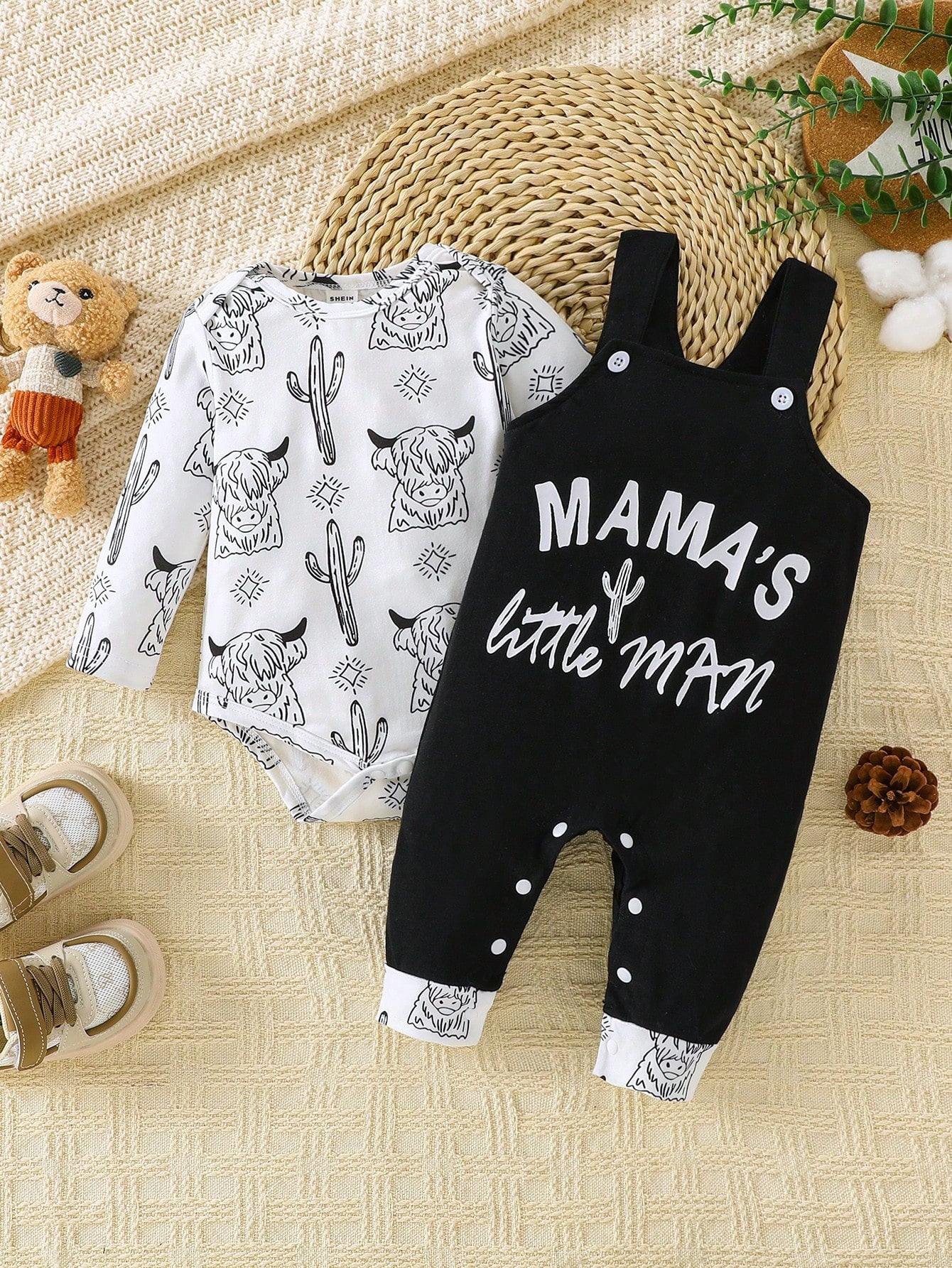 Playful Pals 2pcs/Set Baby Boy Outfit:Long Sleeve Bodysuit + Bib Pants Ox Print & Mom's Little Boy Letter Black And White Autumn Cute Matching Family Casual Wear
