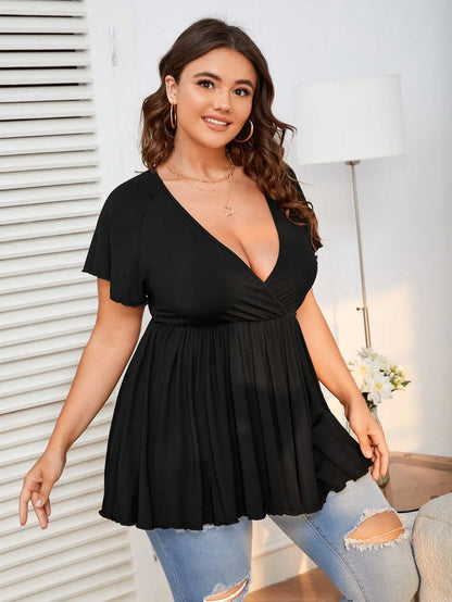 Privé Plus Lettuce Trim V Neck Tee