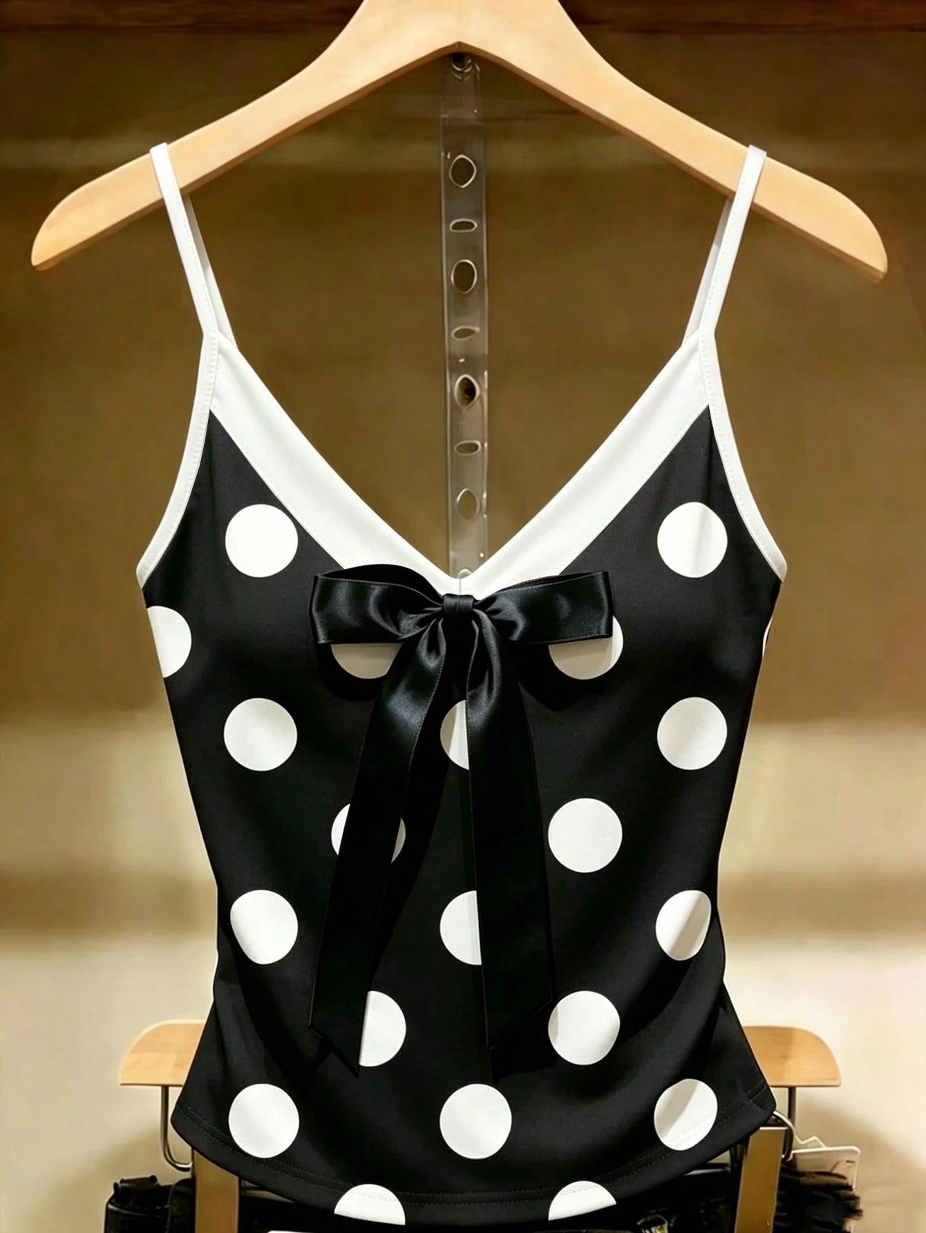 Resyla French Retro Elegant Style White Polka Dot Contrast Color Matching Bow V-Neck Fitted Bandeau Top