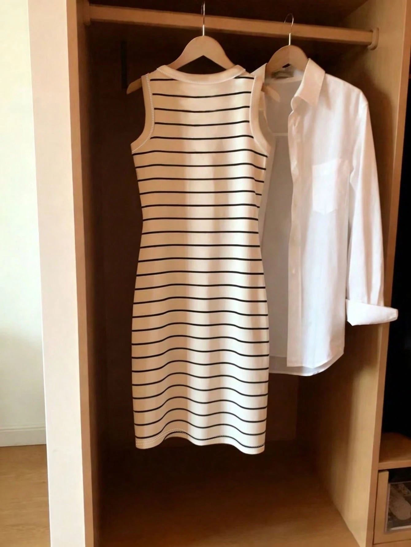 Resyla Women's New Striped Print Round Neck Fitted Sleeveless Dress, Spring/Summer