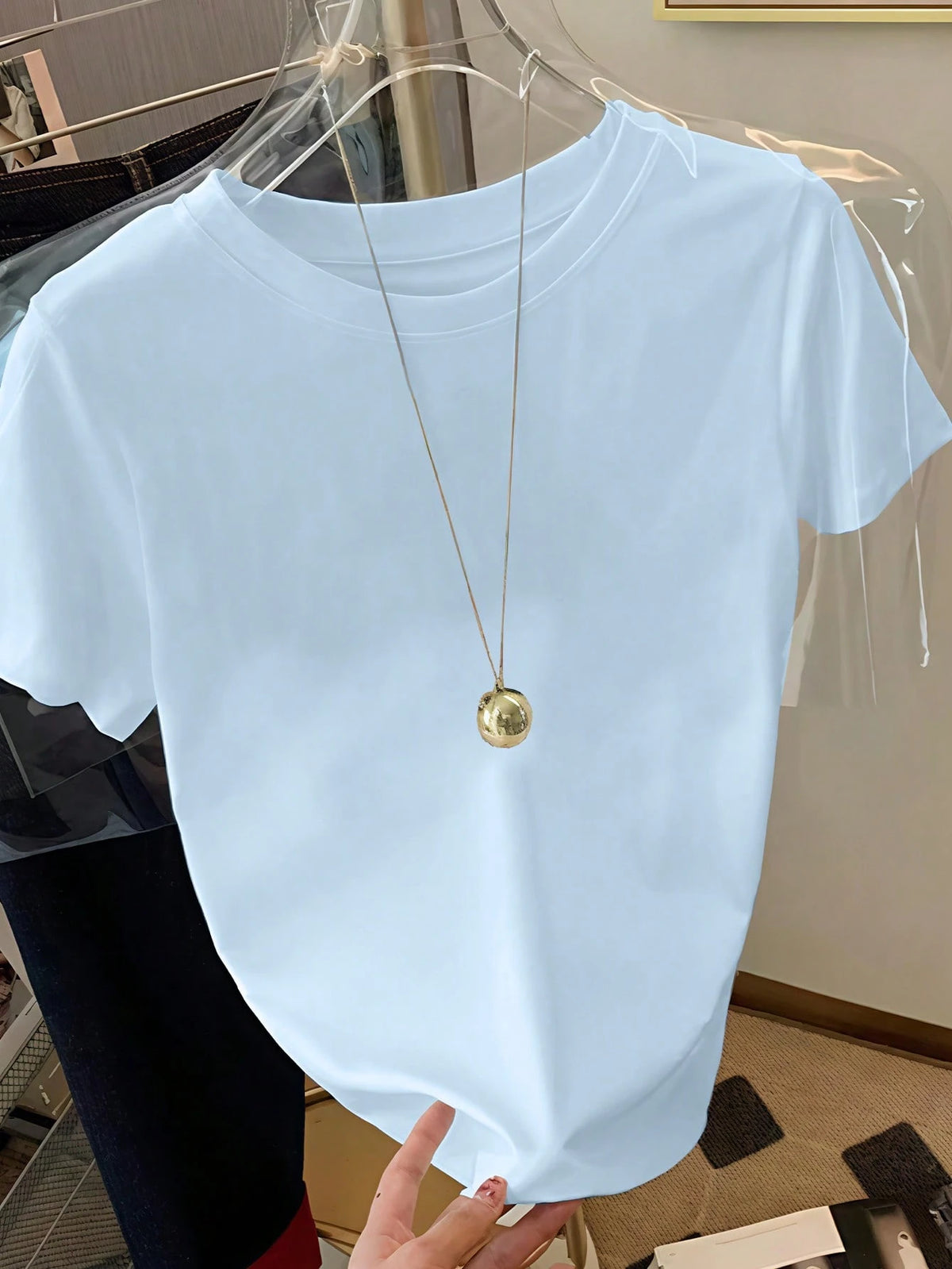 Resyla Women's Solid Color Minimalist Casual Round Neck Short Sleeve T-Shirt