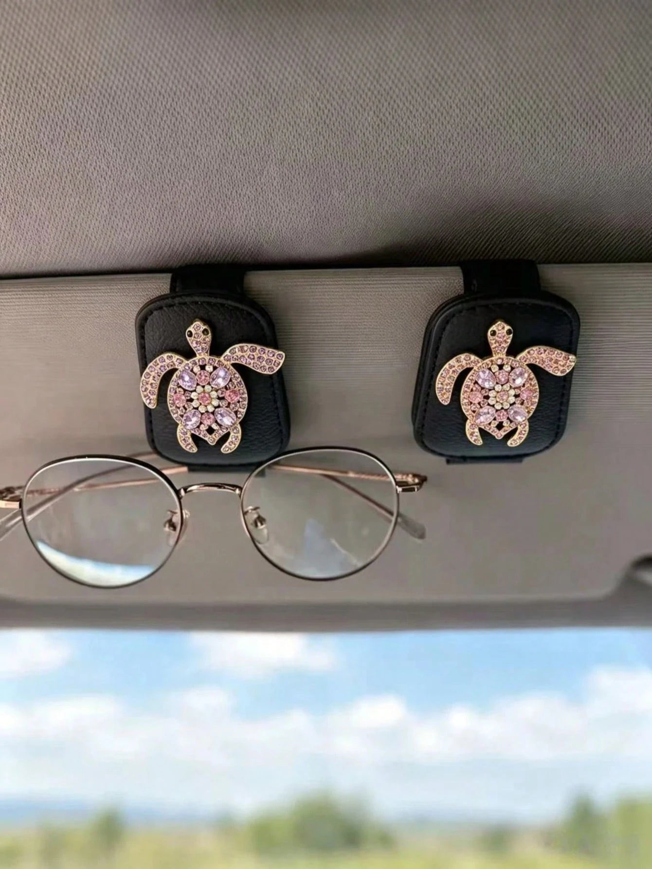 Rhinestone Turtle Car Fashion Glasses Clip, Blue & Green Diamond Sea Turtle Black Leather Sun Visor Fashion Glasses & Ticket Holder, Luxury Ocean Style Car Interior Accessory, Car Fashion Glasses & Pa