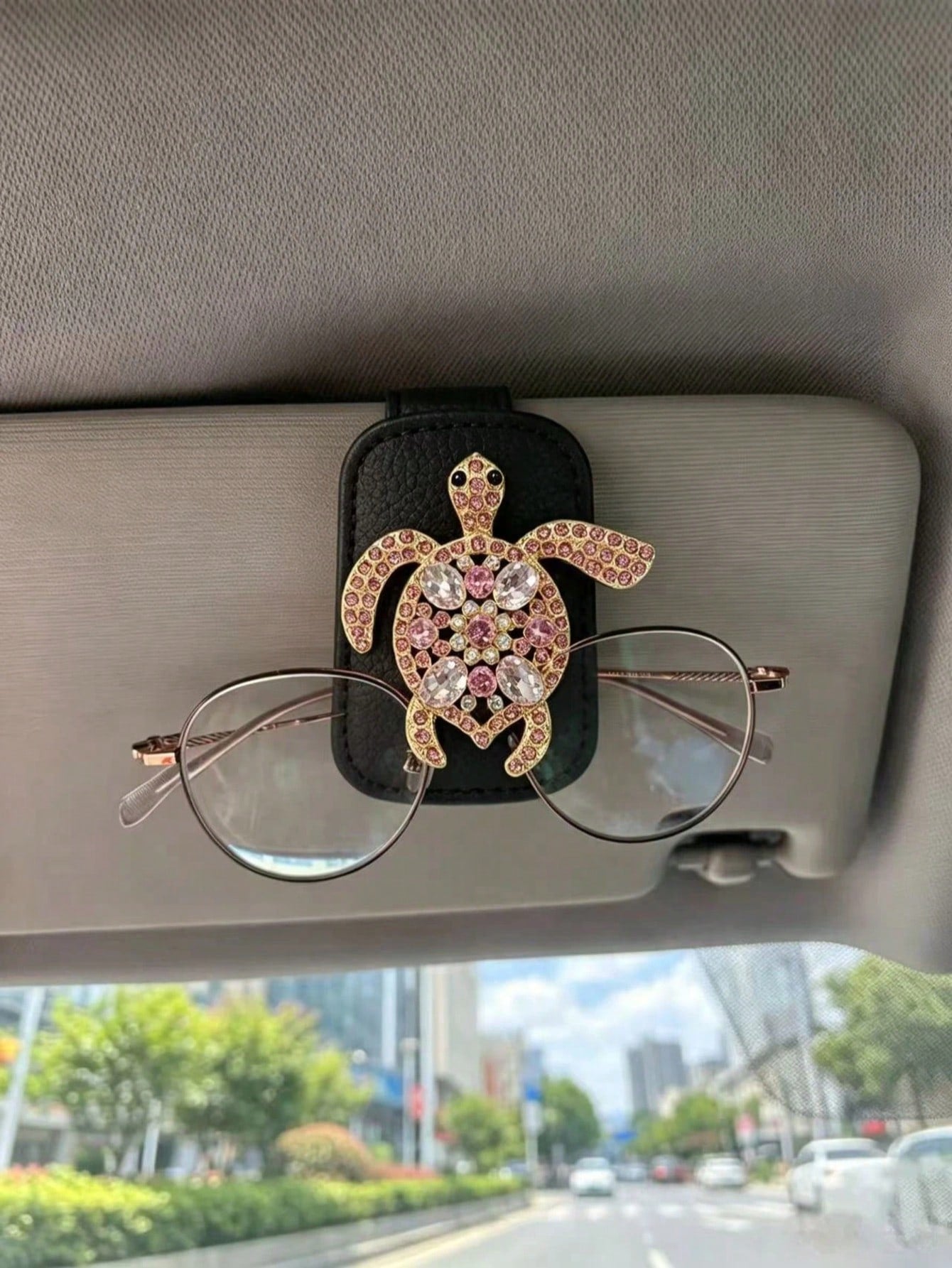 Rhinestone Turtle Car Fashion Glasses Clip, Blue & Green Diamond Sea Turtle Black Leather Sun Visor Fashion Glasses & Ticket Holder, Luxury Ocean Style Car Interior Accessory, Car Fashion Glasses & Pa