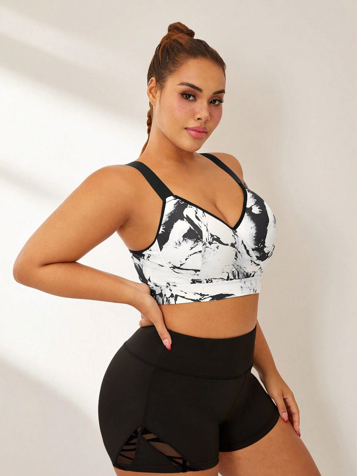 Rhythm Era Plus Size Sports Bra With Removable Padding, Adjustable Straps, High Impact Support, Ink Print Design Gym Sports White Summer