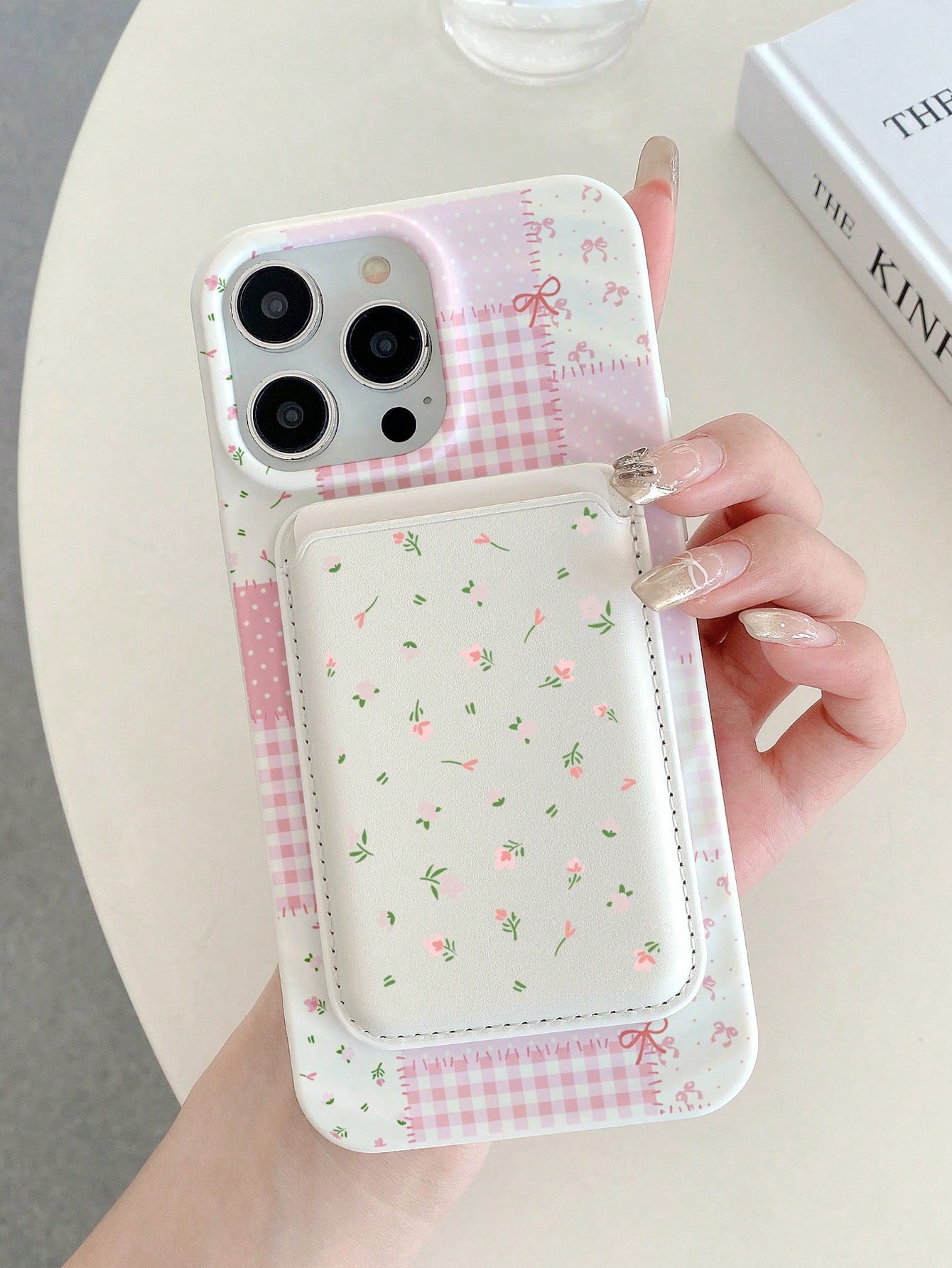 ROMWE Kawaii 2pcs/Set Ditsy Floral Magsafe Phone Case Wireless Charging Magnetic Case With Matching Magnetic Card Holder