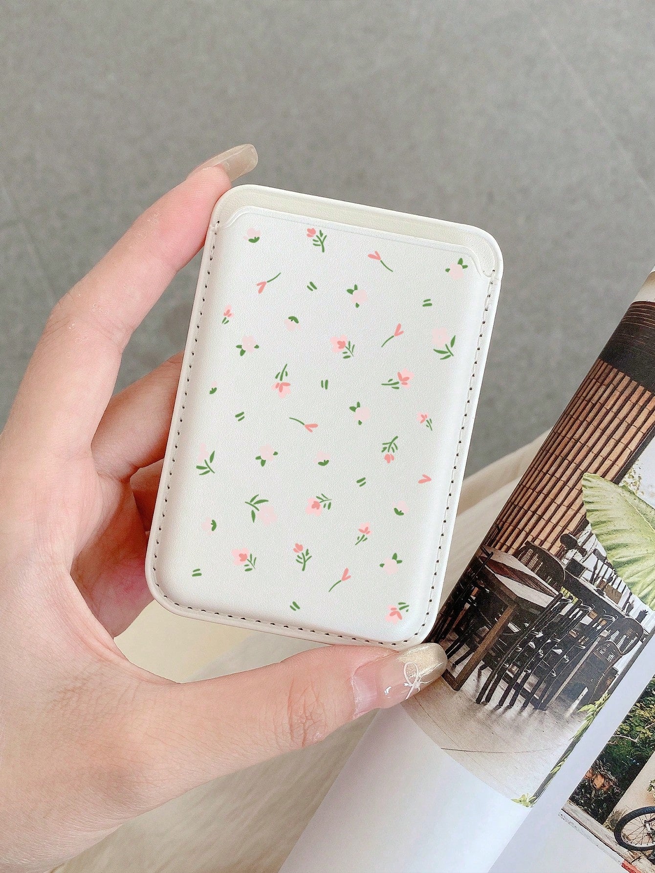 ROMWE Kawaii 2pcs/Set Ditsy Floral Magsafe Phone Case Wireless Charging Magnetic Case With Matching Magnetic Card Holder