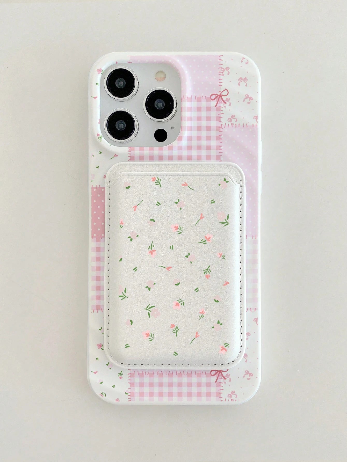 ROMWE Kawaii 2pcs/Set Ditsy Floral Magsafe Phone Case Wireless Charging Magnetic Case With Matching Magnetic Card Holder