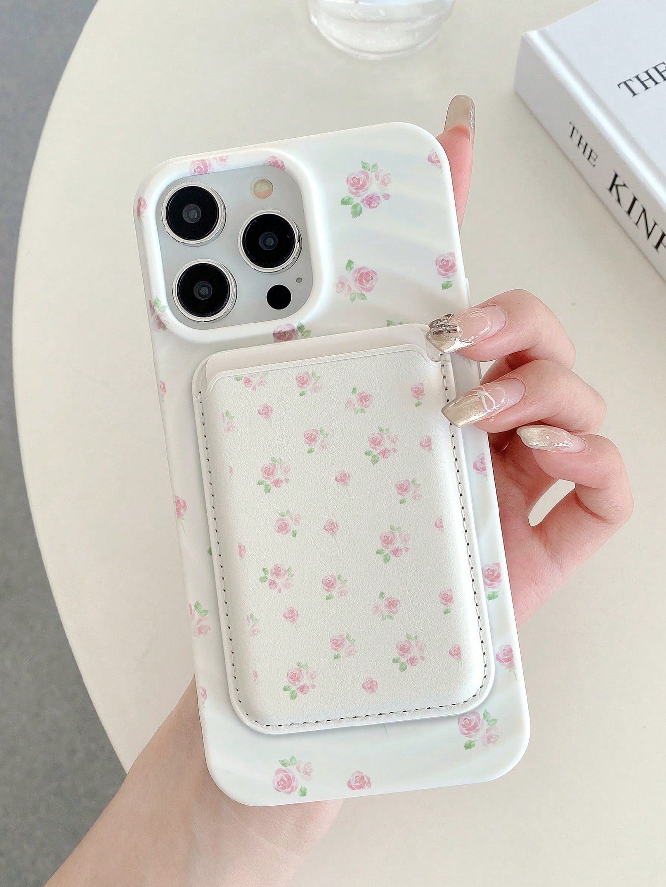 ROMWE Kawaii 2pcs/Set Ditsy Floral Magsafe Phone Case Wireless Charging Magnetic Case With Matching Magnetic Card Holder
