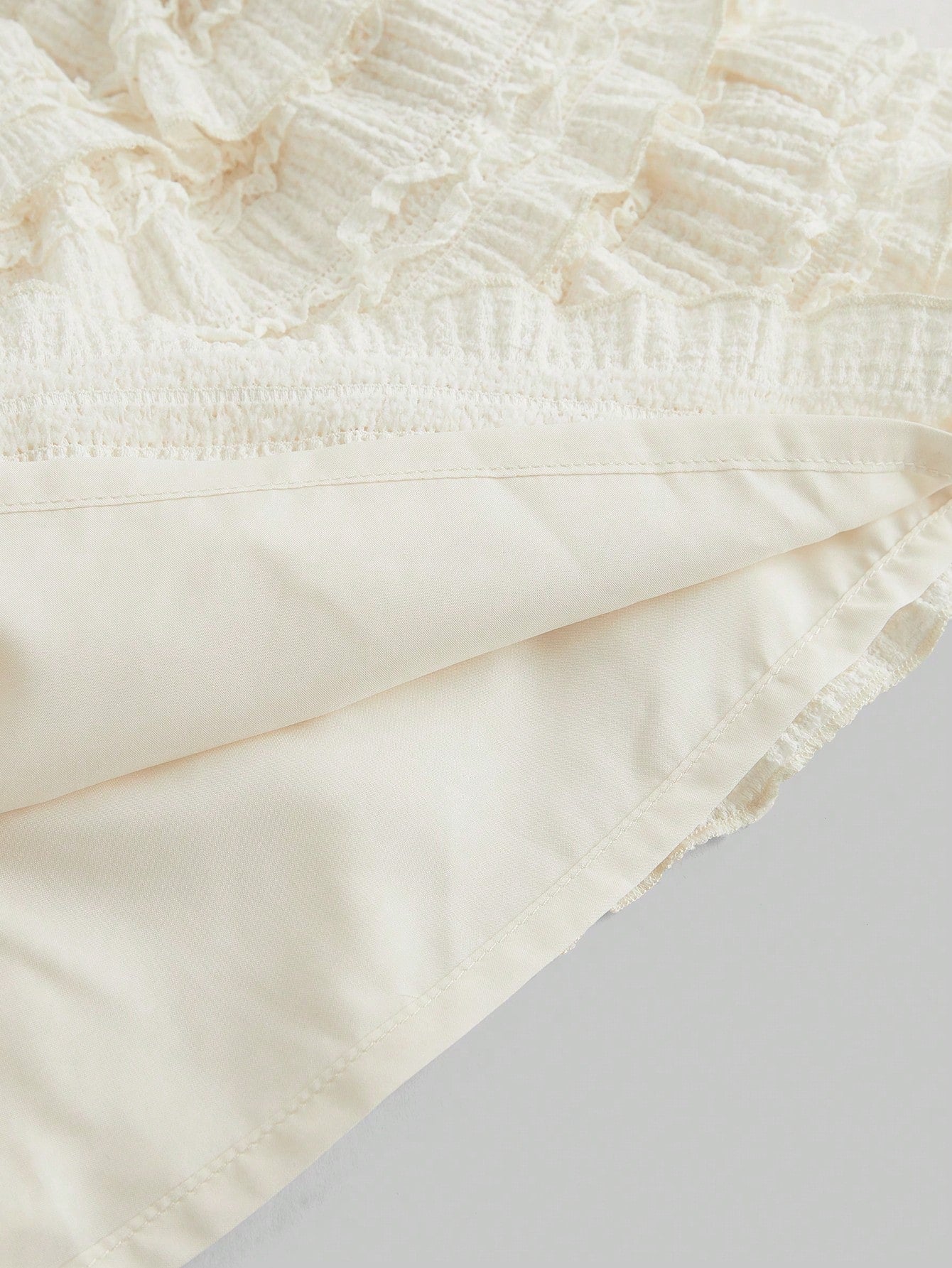 ROMWE Kawaii White Y2K Textured Fabric Sweet Cake Hem Spliced Women's Low Waist Mini Skirt, Versatile Skirt For Multiple Occasions, Autumn/Winter