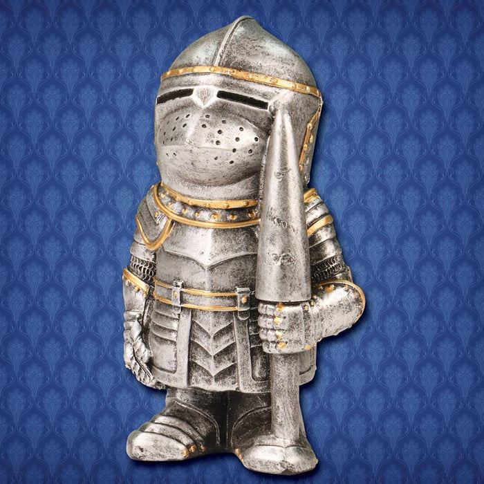 Shorty Bascinet Knight Statue