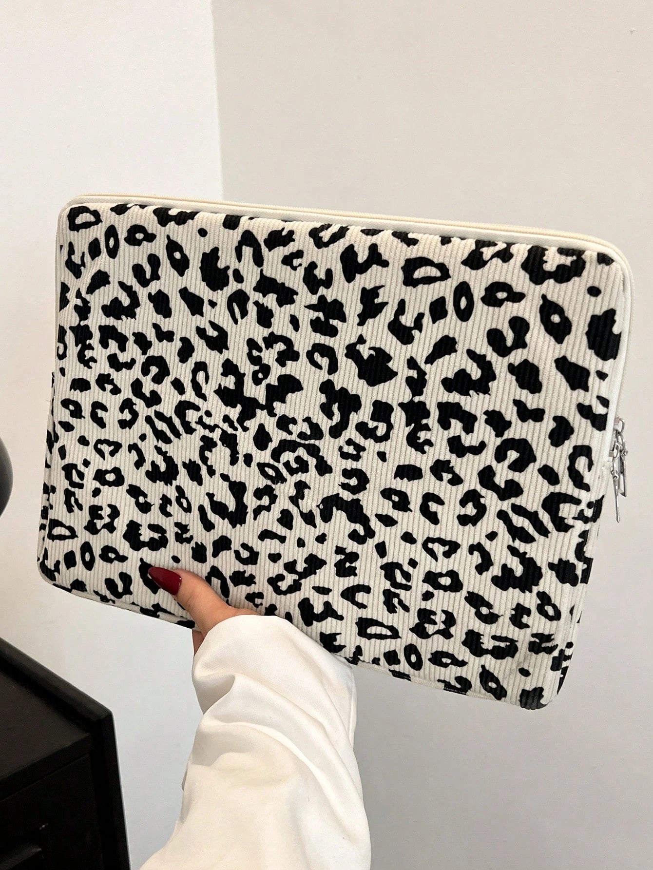 Simple Solid Color Luxury Multi-Size Notebook, Tablet & Laptop Carrying Case