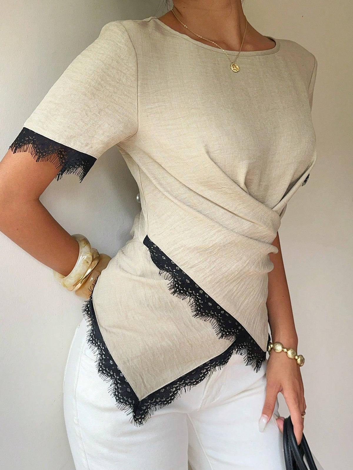Siren Gaze Women's Short-Sleeved Top With Irregular Lace Trim, Made Of Lightweight And Flowing Linen Fabric, Versatile For Commuting Elegant Brunch Beige
