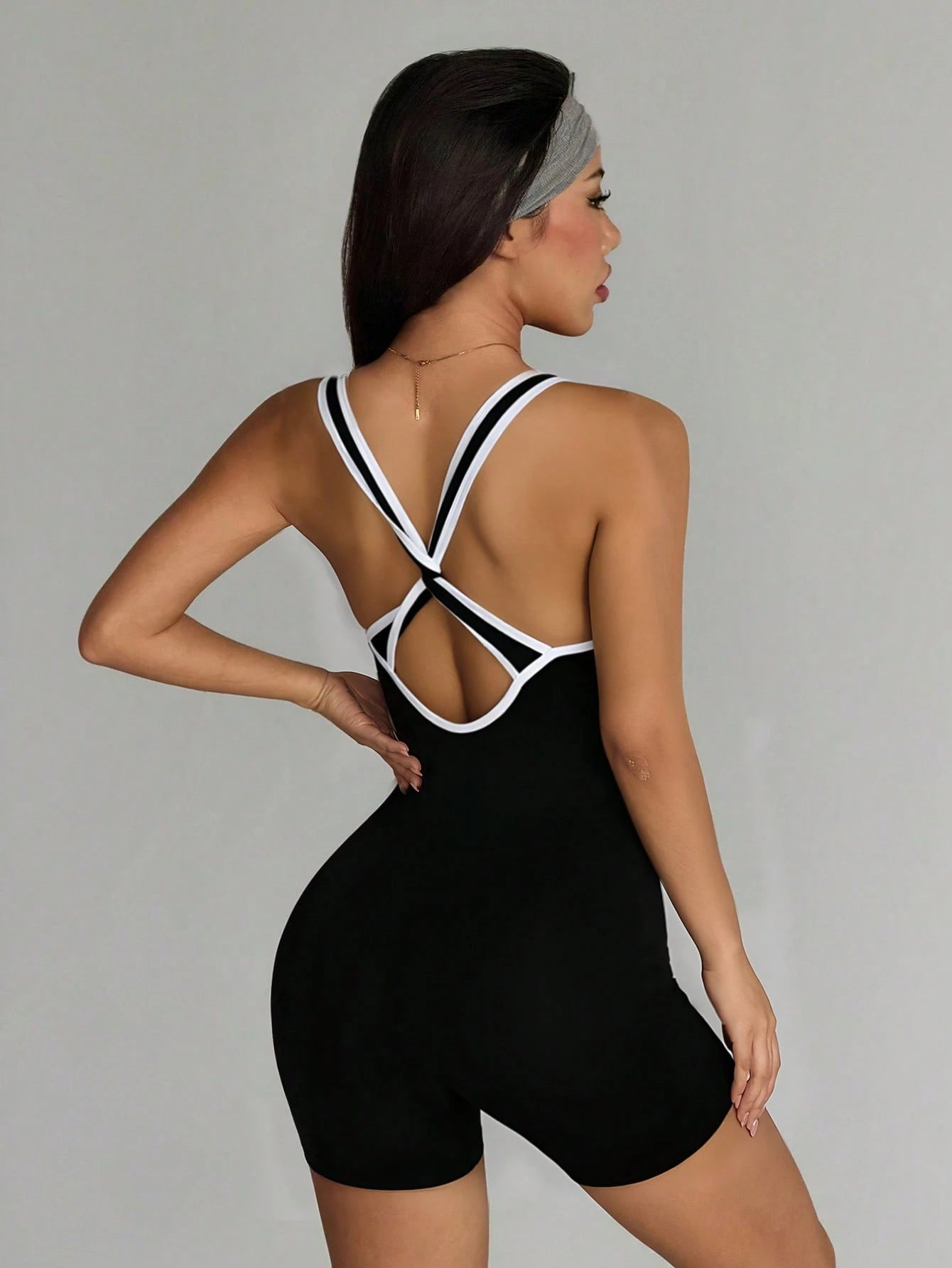 Sirith Solid Color Black & White Contrast Large Scoop Neck Criss-Cross Back Women's Sports Jumpsuit