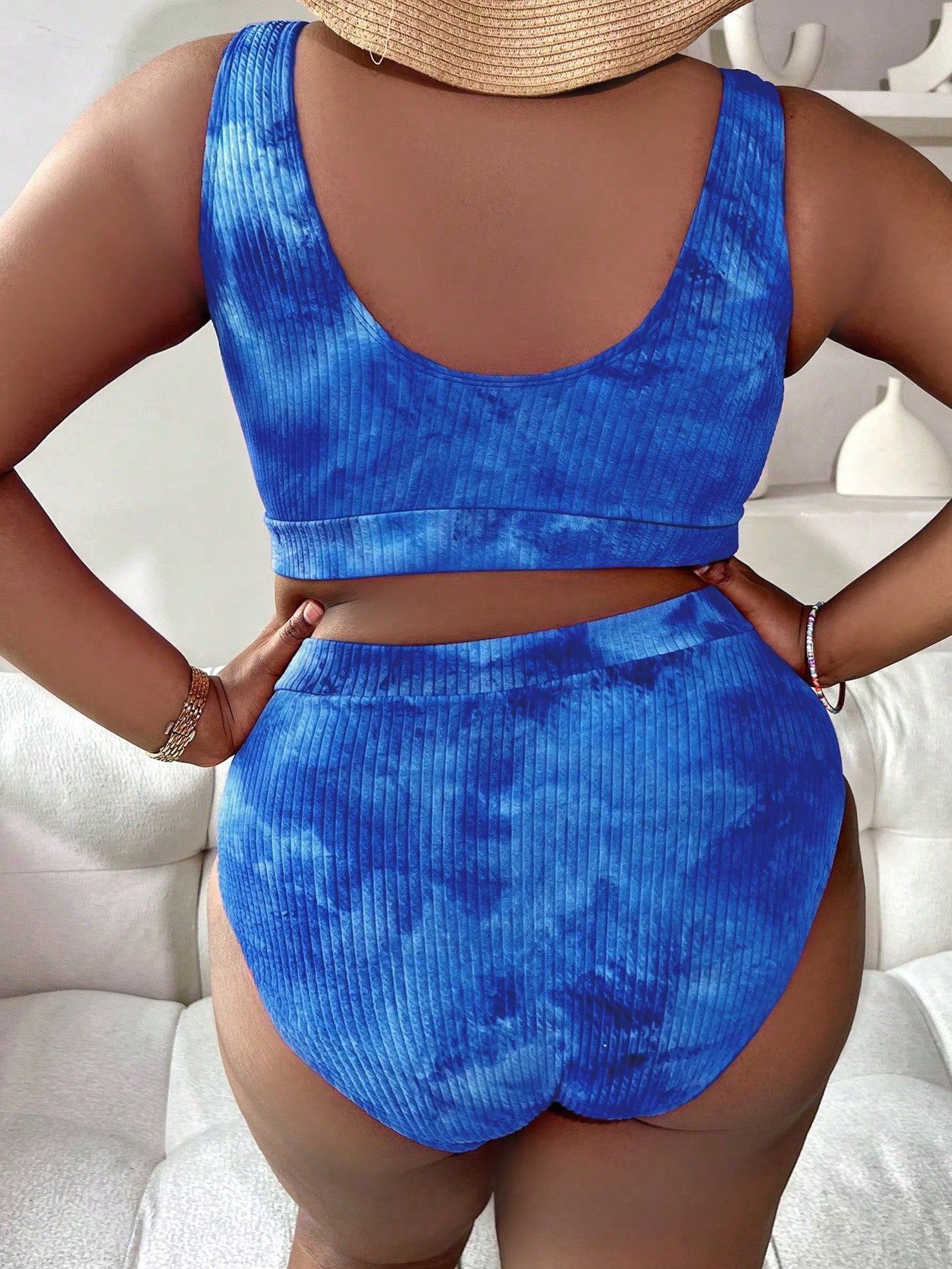 Slaydiva 2pcs Plus Size Women Tie-Dye Print Split Bikini Set, Fashionable Casual Beach Swimwear For Summer Beach Vacation