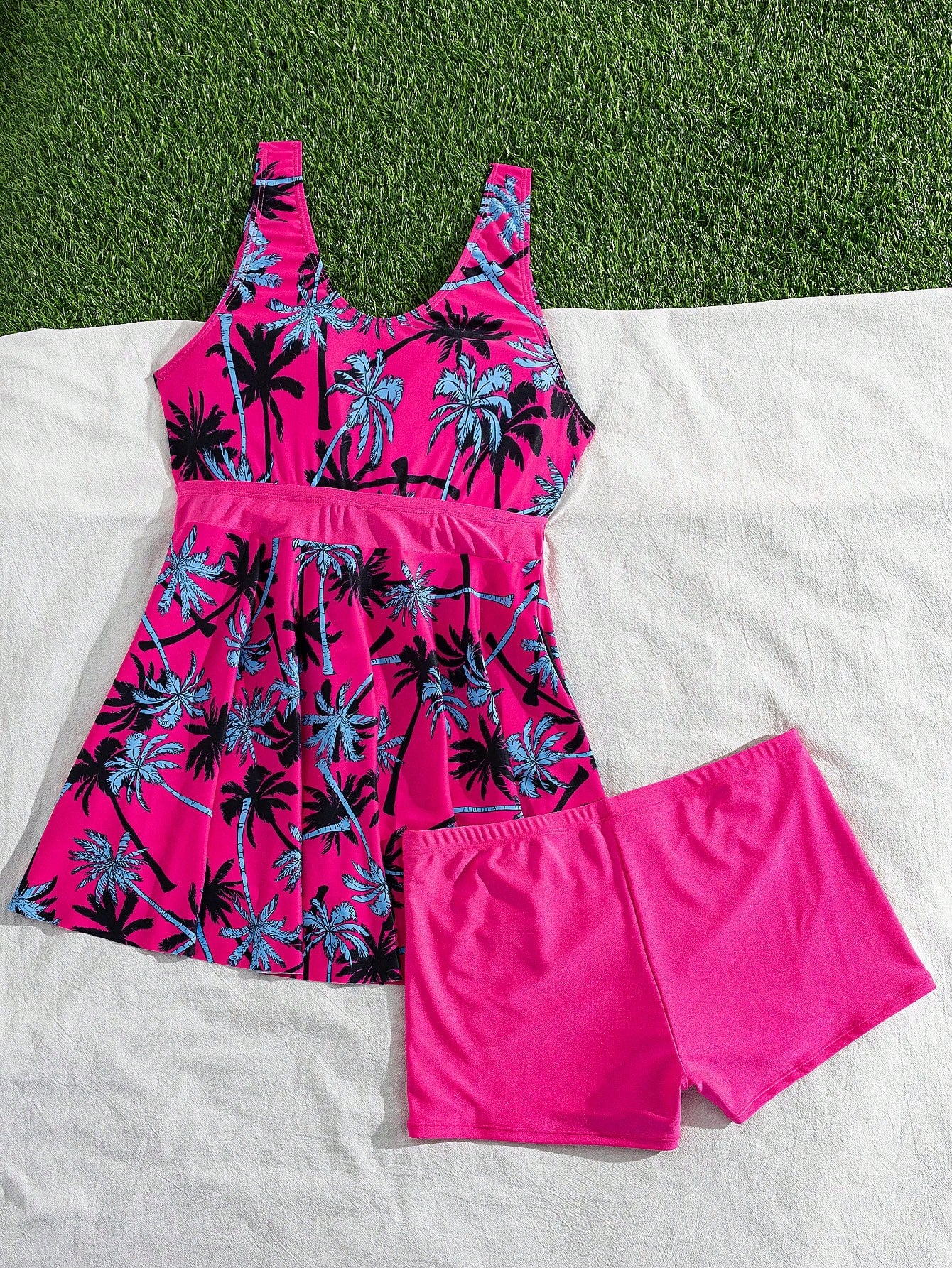 Slaydiva Plus Size Women 2 Pieces Swimwear Set: Coconut Tree Print Tankini Top, Solid Color Shorts Bottom, Slimming And Flattering For Summer Beach Vacation