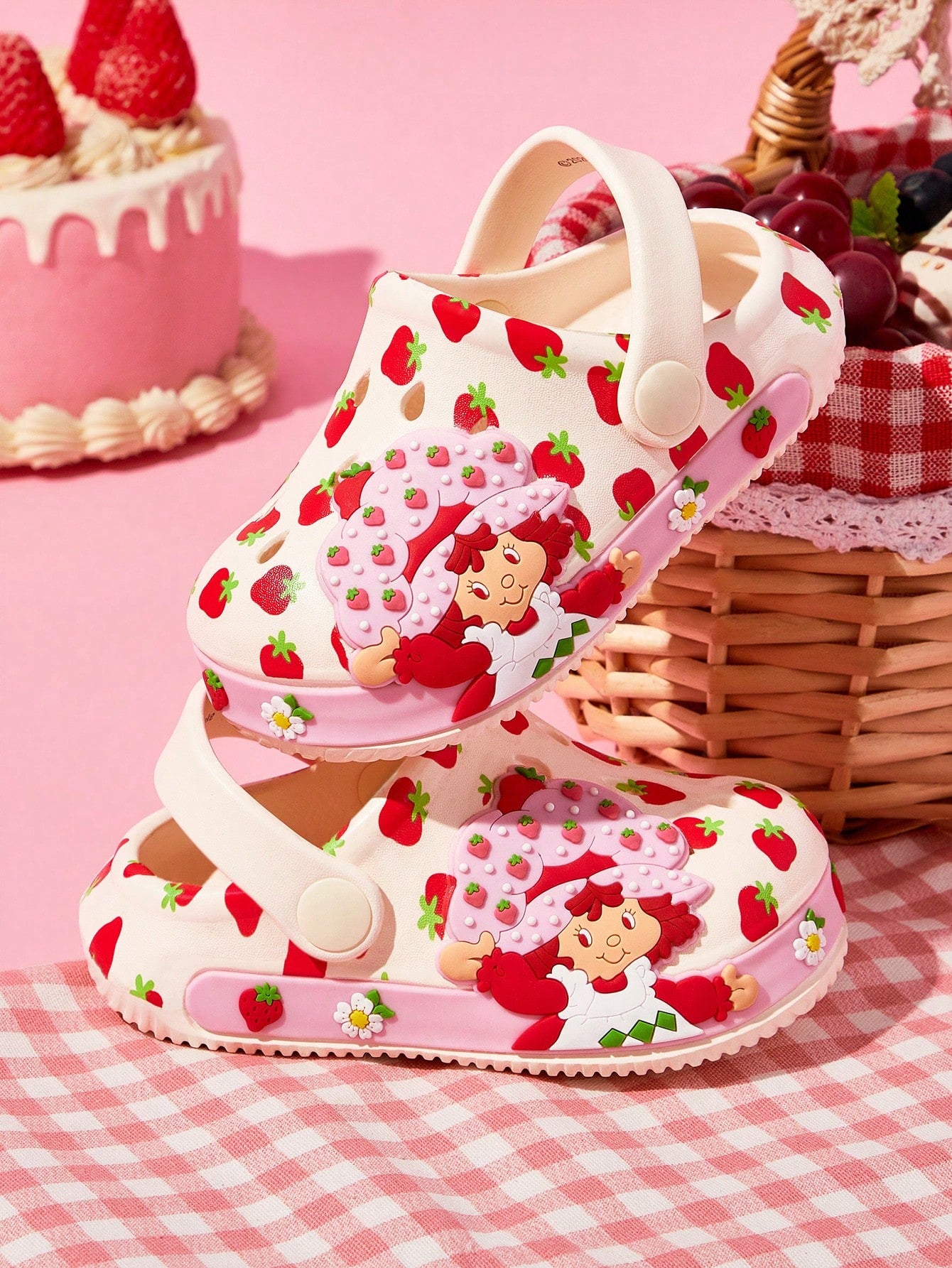 Strawberry Shortcake X Cute Cartoon Pink Strawberry Girl Children's Grip Enhancement Garden Toddlers And Babies Breathable Quick Drying Water Shoes, Lightweight Durable EVA Material, Playground