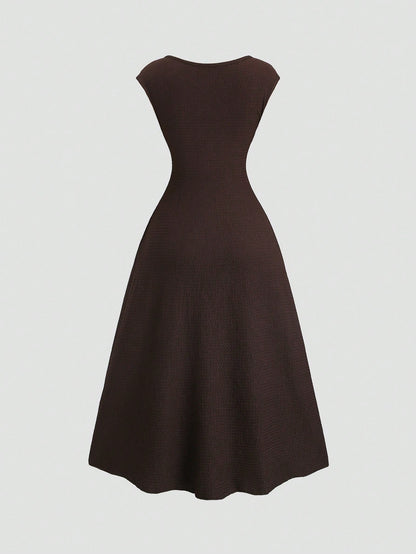 Sweetra Solid Color Cinched Waist Fitted Knit Maxi Dress, European And American Style
