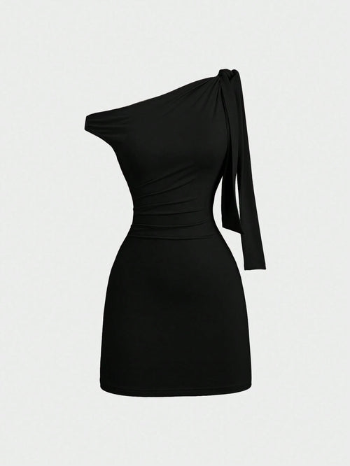 Sweetra Women's Oblique Shoulder Flounce Sexy Bodycon Dress, Waist Cinching, Bodycon, French Chic Mini Dress
