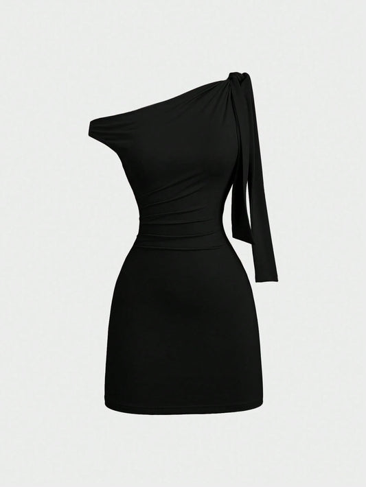 Sweetra Women's Oblique Shoulder Flounce Sexy Bodycon Dress, Waist Cinching, Bodycon, French Chic Mini Dress