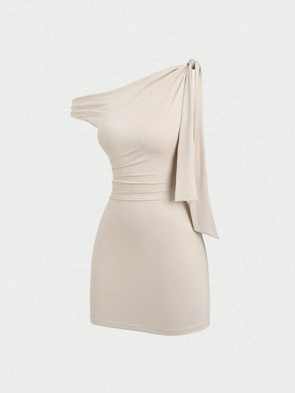 Sweetra Women's Oblique Shoulder Flounce Sexy Bodycon Dress, Waist Cinching, Bodycon, French Chic Mini Dress