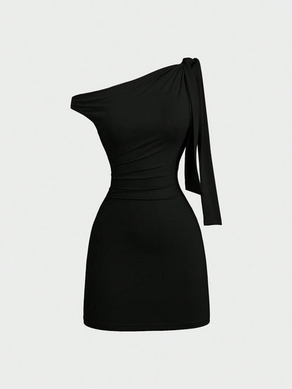 Sweetra Women's Oblique Shoulder Flounce Sexy Bodycon Dress, Waist Cinching, Bodycon, French Chic Mini Dress