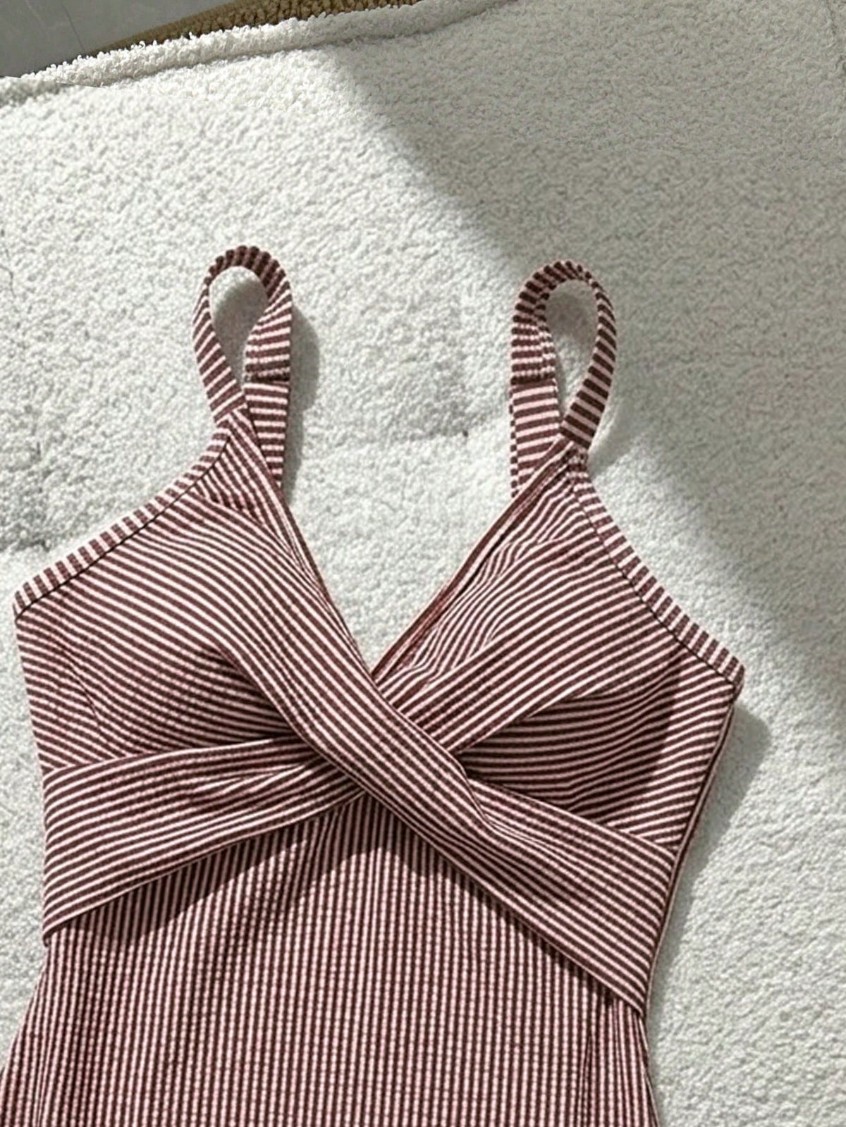 Swim Lushoire 1pc Striped Special Fabric Criss-Cross Front One-Piece Swimsuit