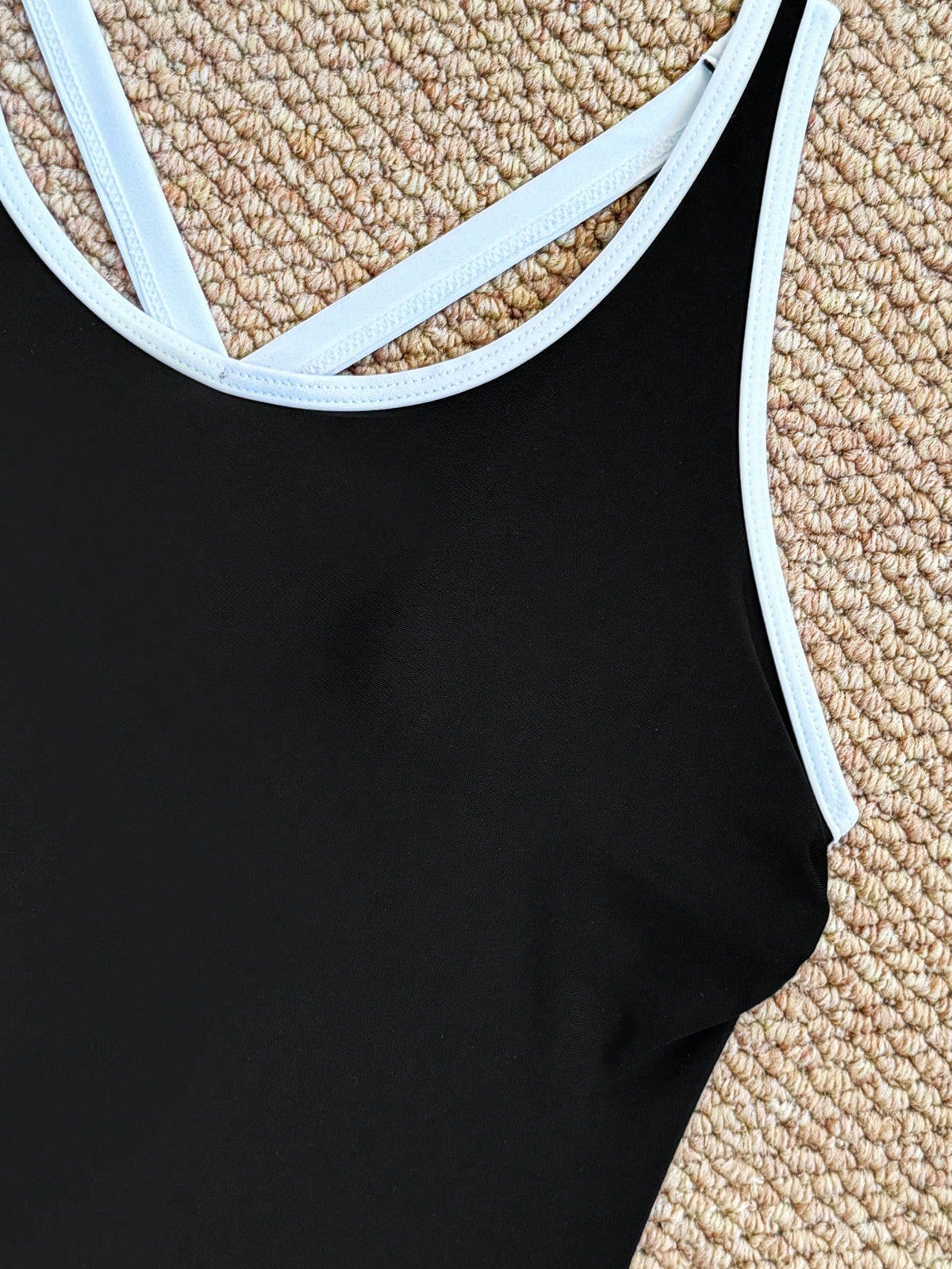 Swim Lushoire New Summer Women Beach Outfit Sleeveless Round Neck Contrast Color Drawstring Waist Shorts Black Casual Vacation Bikini Set