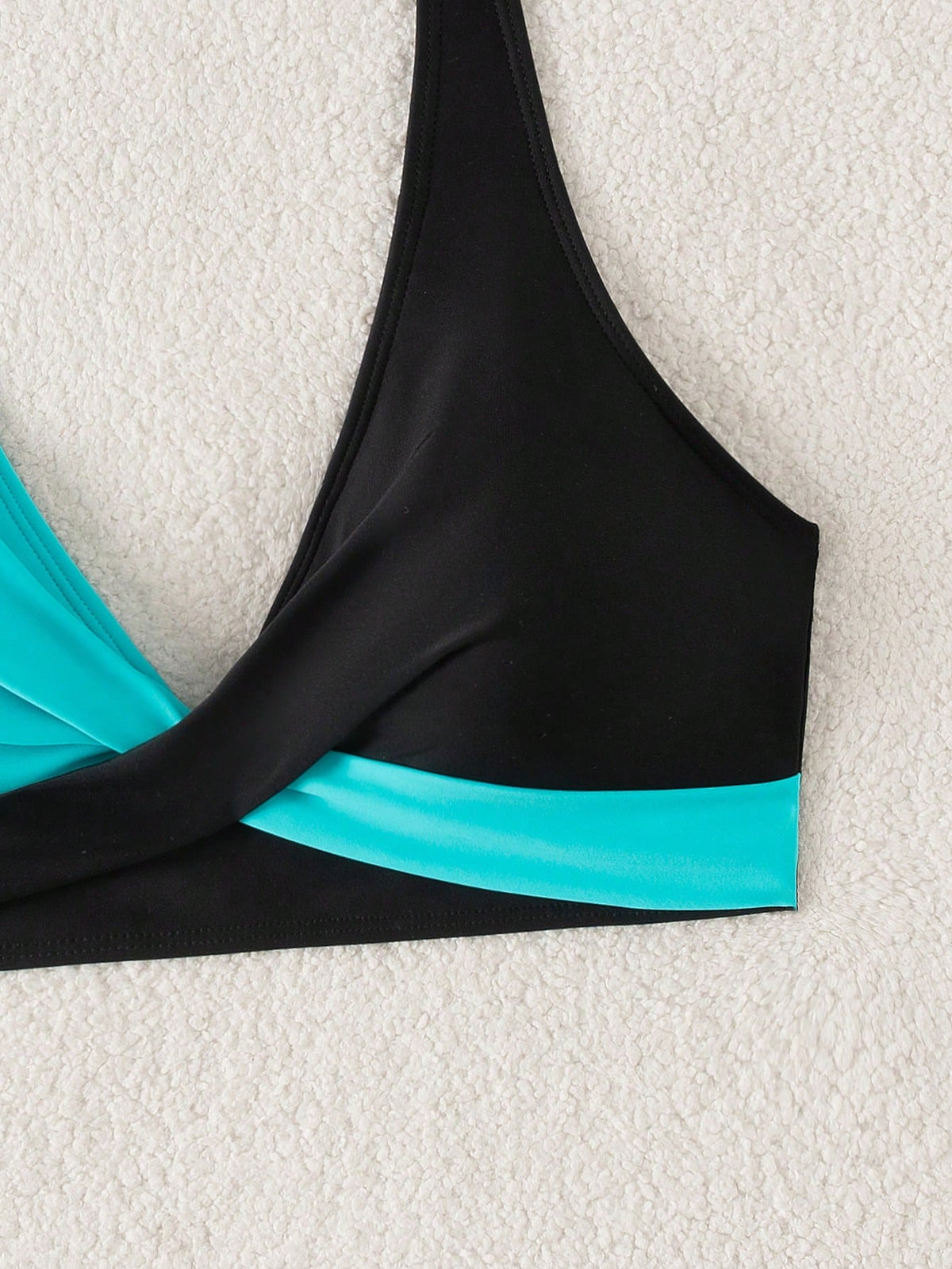 Swim Lushoire Women's Contrast Color Halter Bikini Top For Summer Beach Vacation