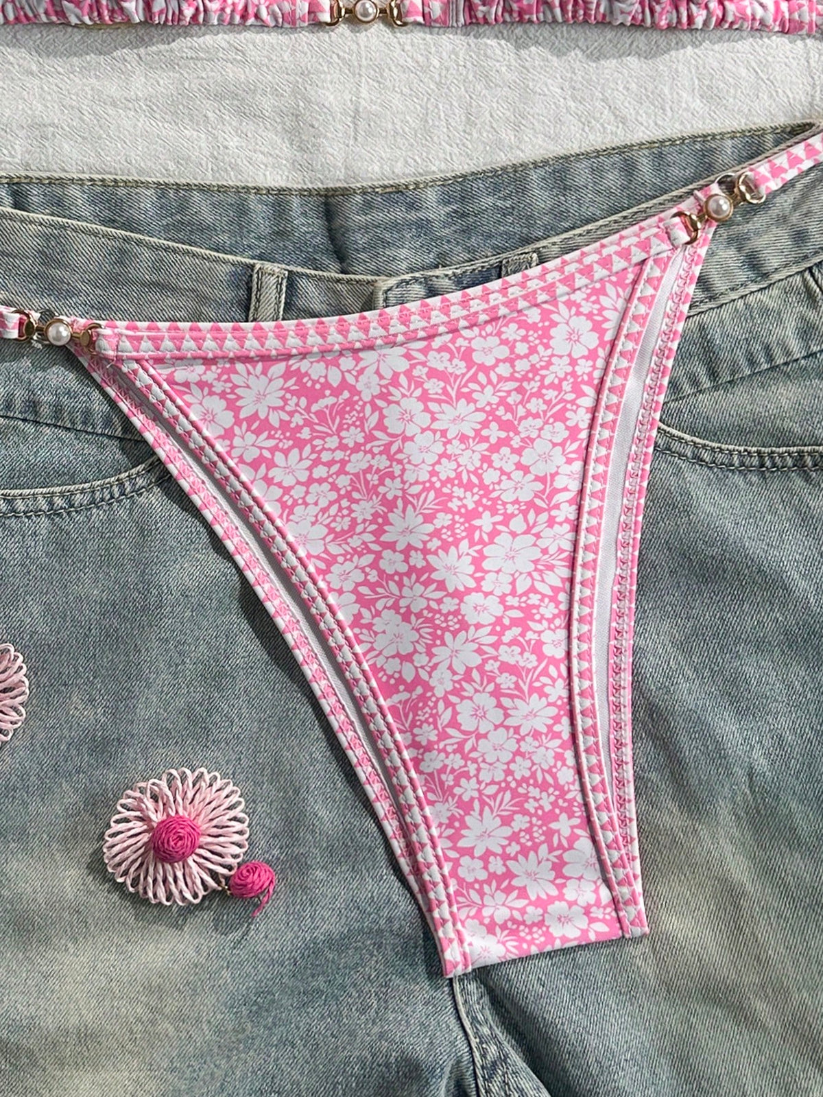 Swim Mod Women's Beach Outfit, Bohemian Floral & Porcelain Print, Fashionable Casual Resort Sexy Women's Swimwear Set, Halter Bikini