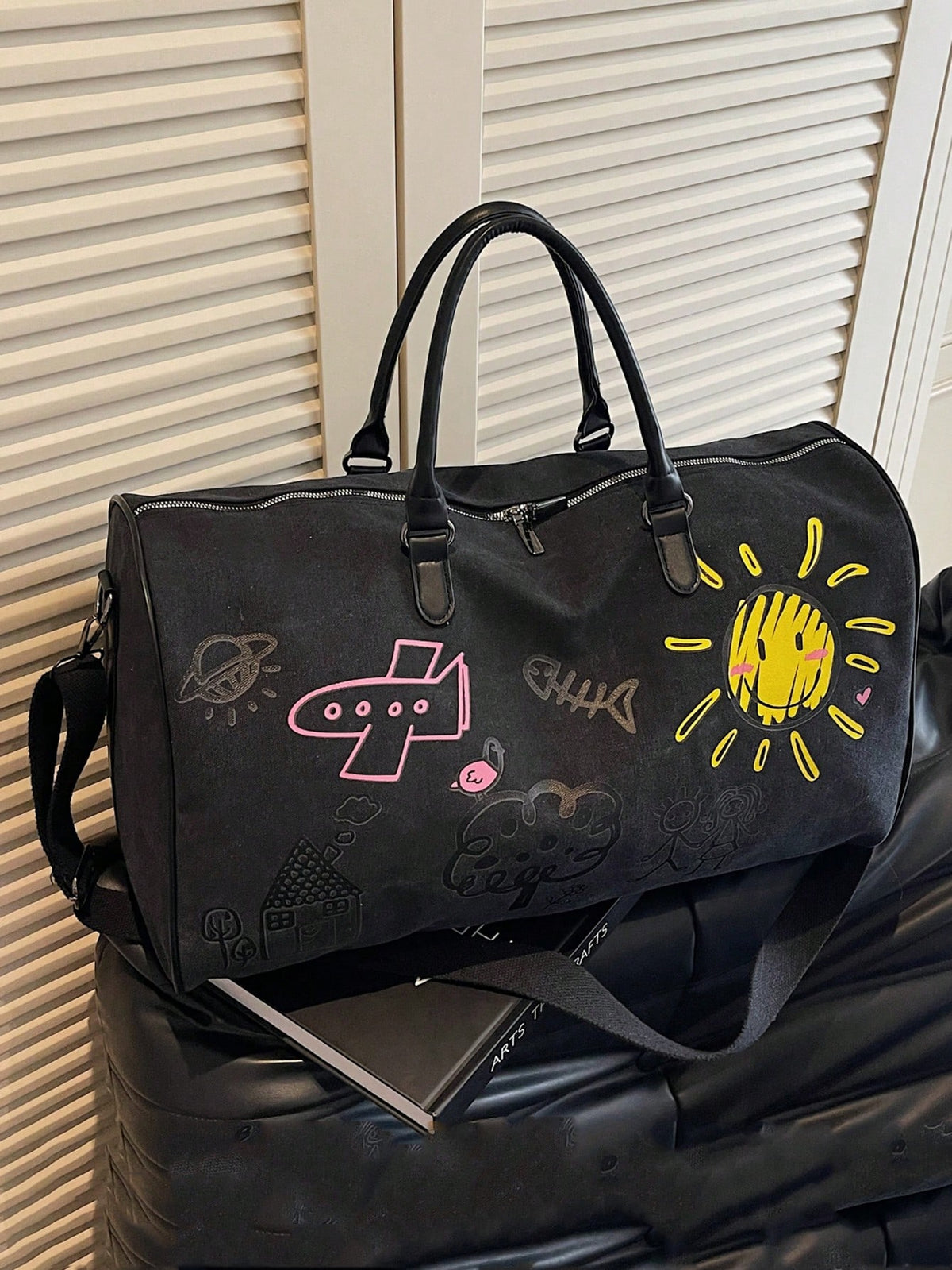 Thickened Canvas Cartoon Graffiti Pattern, Wear-Resistant, Multi-Layer Design, Large Capacity, Ultra-Lightweight, Foldable, Multi-Functional, Zipper Shoulder/Crossbody Bag, Travel Bag, Luggage Bag, Ba